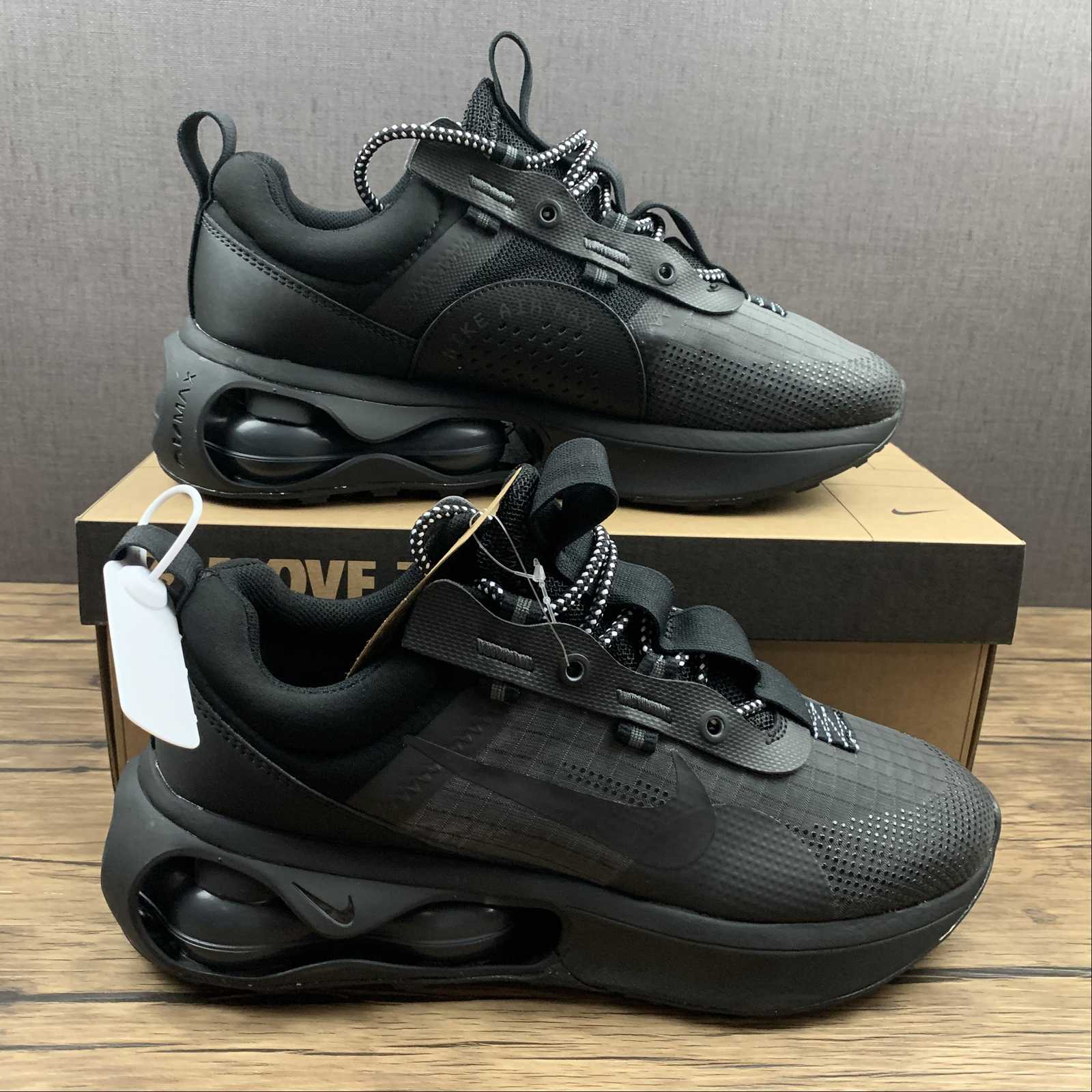 Nike react element hotsell 1 outlet