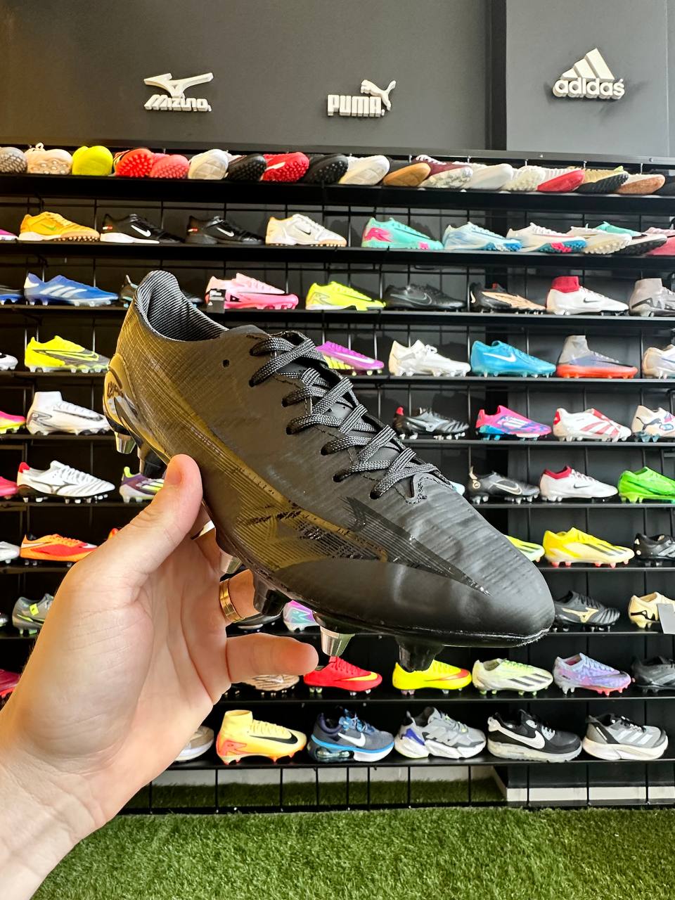 MIZUNO ALPHA SG + BRINDE (PRONTA ENTREGA)