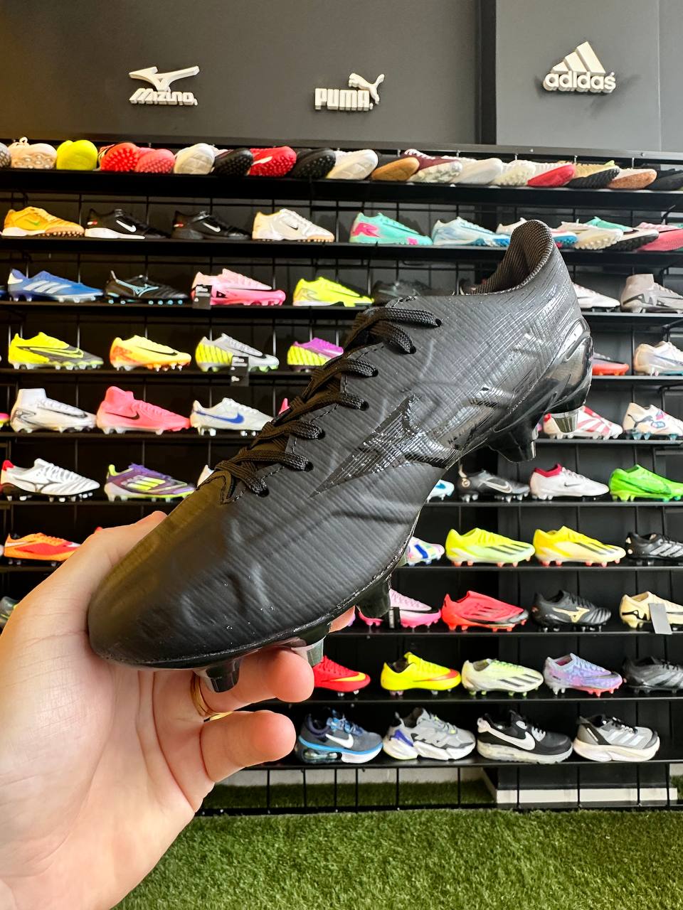 MIZUNO ALPHA SG + BRINDE (PRONTA ENTREGA)