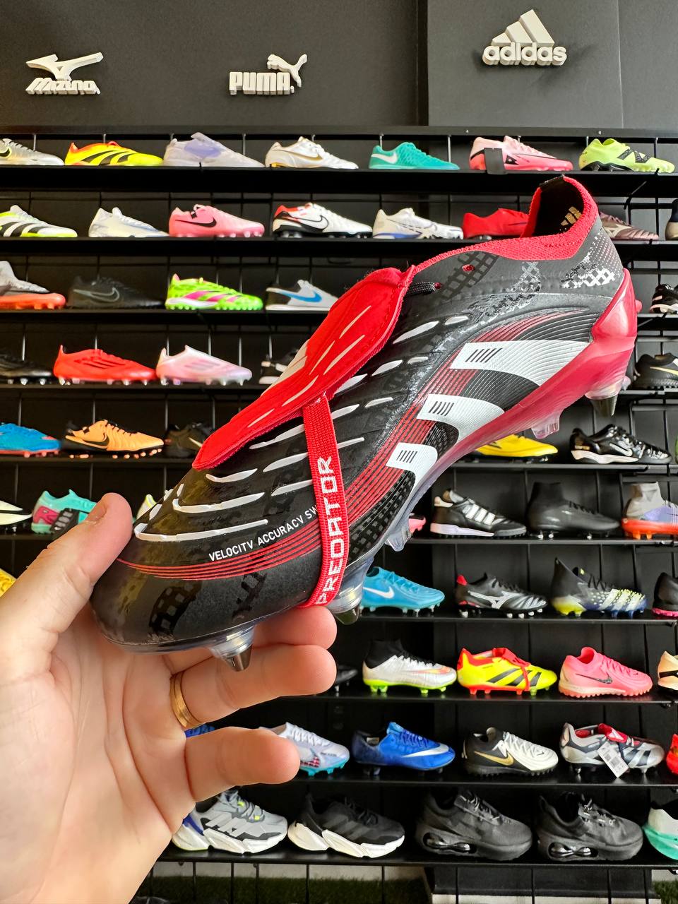 ADIDAS PREDATOR SG + BRINDES (PRONTA ENTREGA)