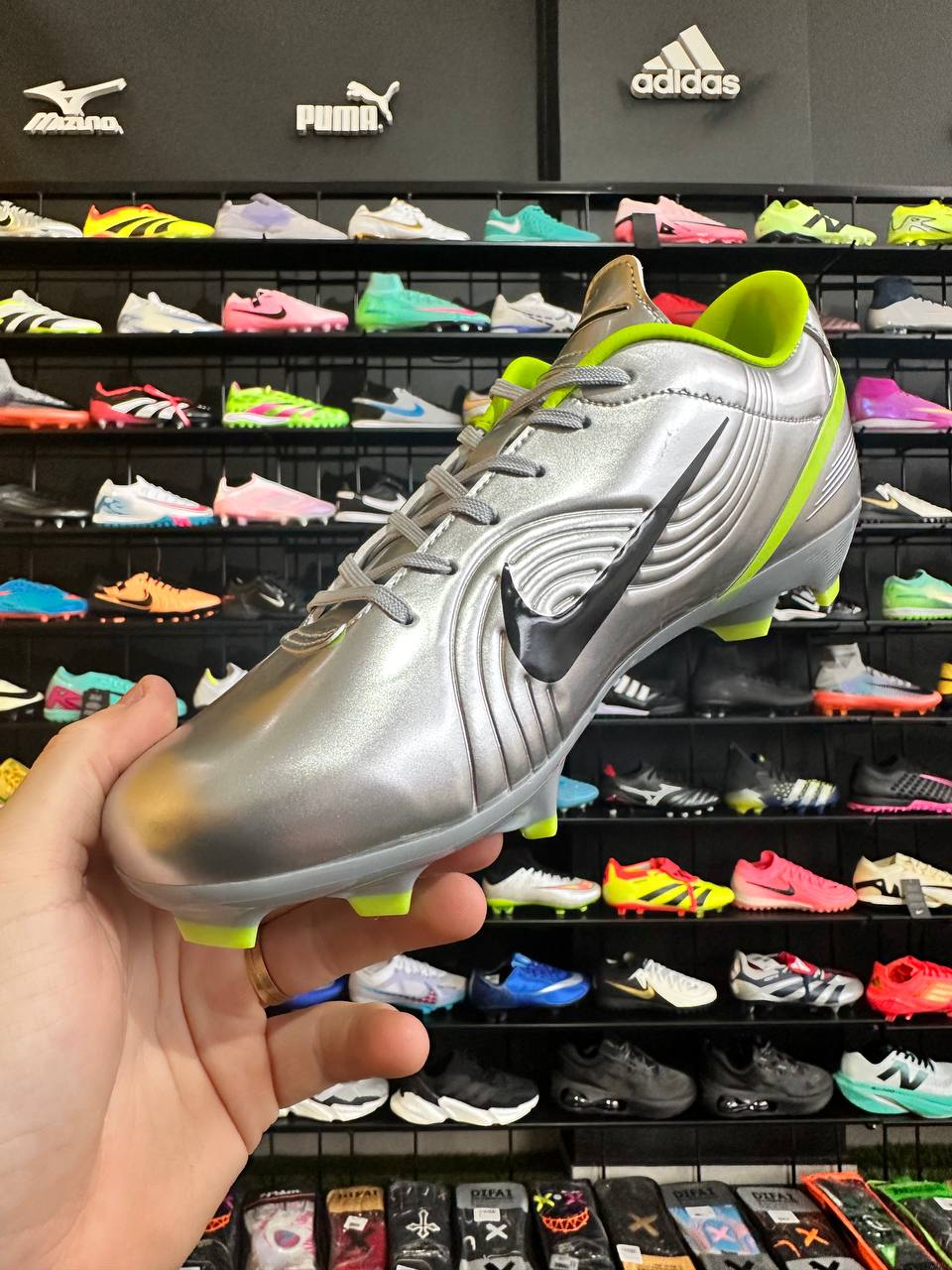 NIKE VAPOR R9 FG + BRINDES (PRONTA ENTREGA)