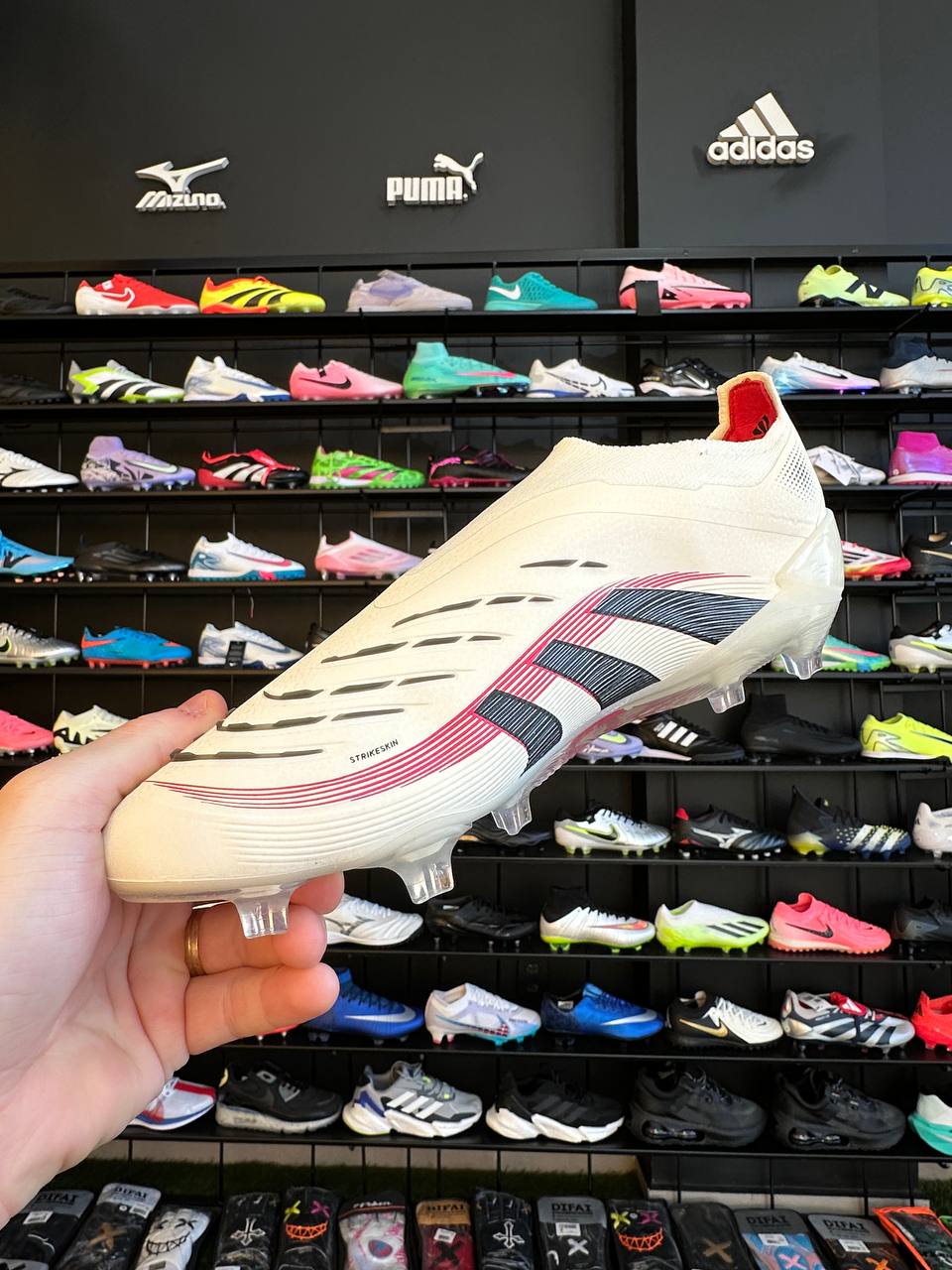 ADIDAS PREDATOR 25 FG + BRINDES (PRONTA ENTREGA)