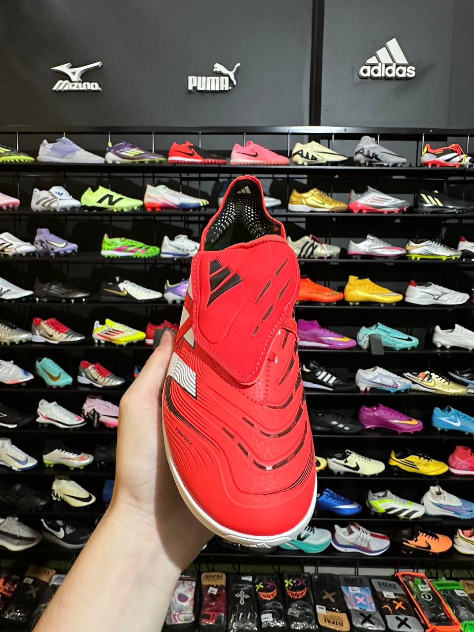 ADIDAS PREDATOR TF + BRINDE (PRONTA ENTREGA)