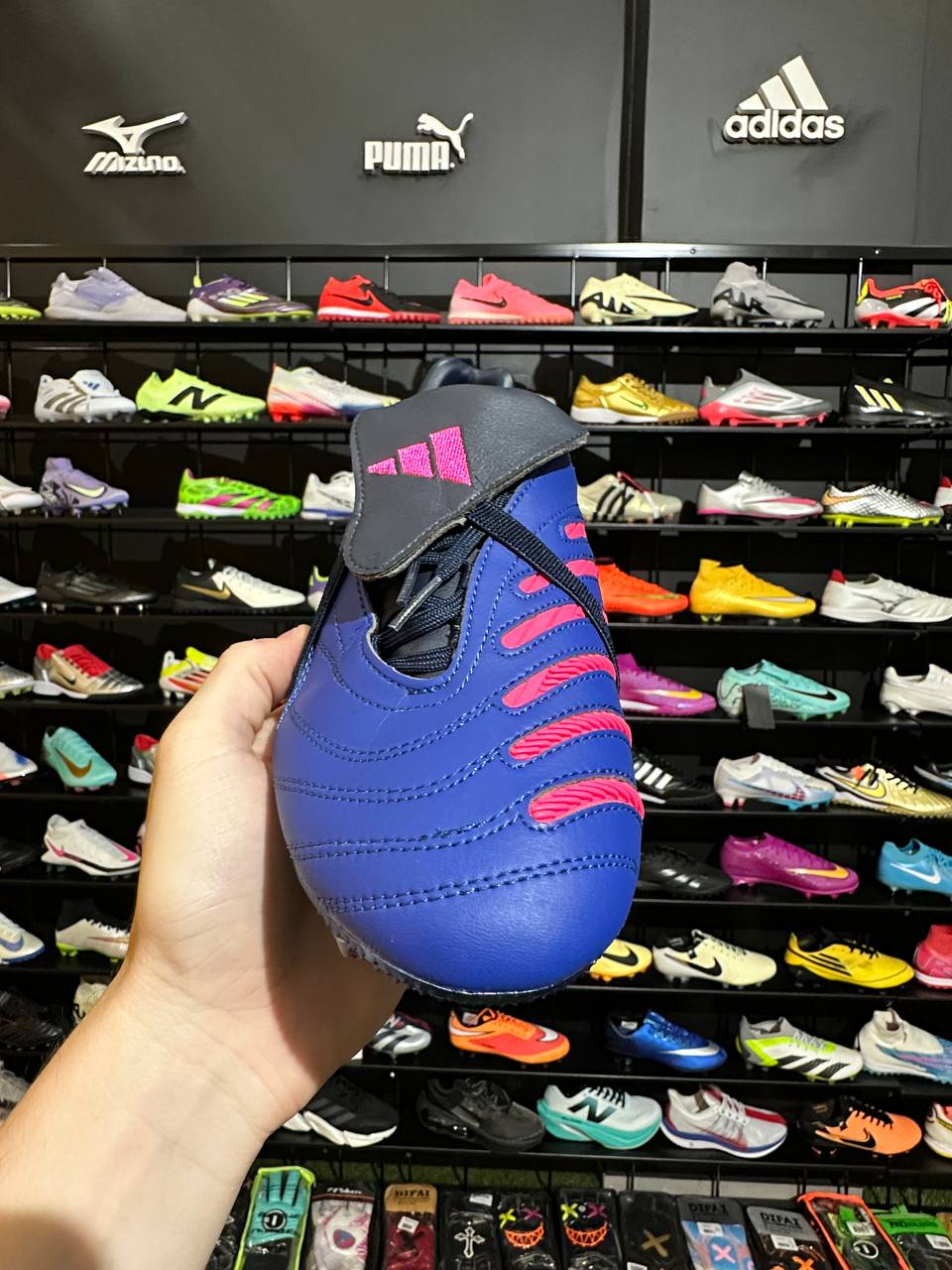ADIDAS PREDATOR FG + BRINDES (PRONTA ENTREGA)