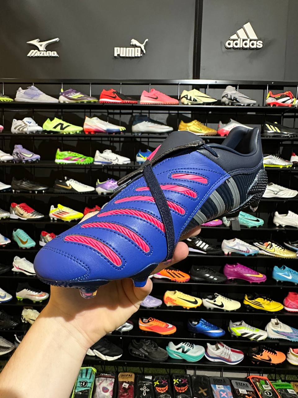 ADIDAS PREDATOR FG + BRINDES (PRONTA ENTREGA)
