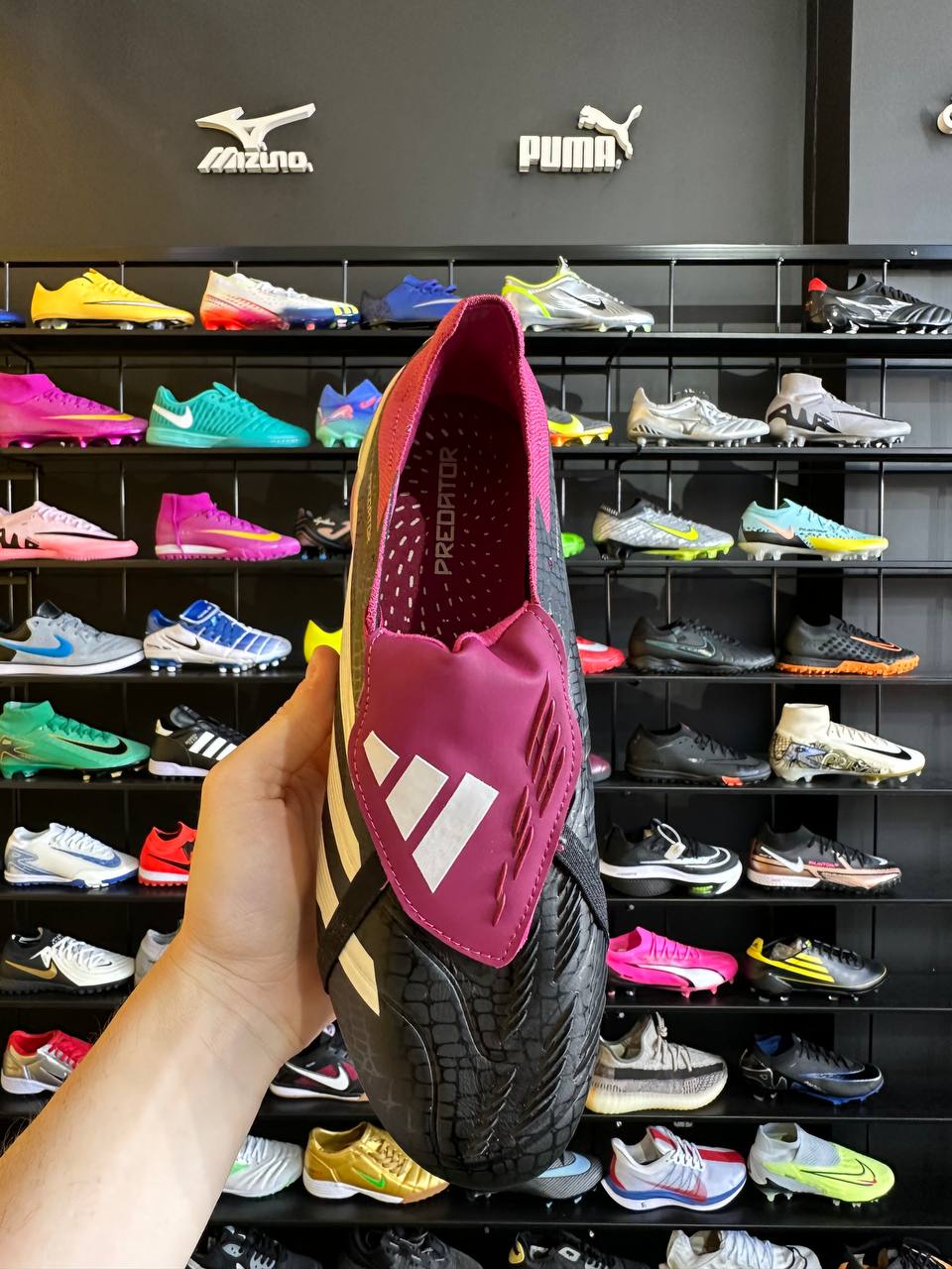 ADIDAS PREDATOR FG + BRINDES (PRONTA ENTREGA)