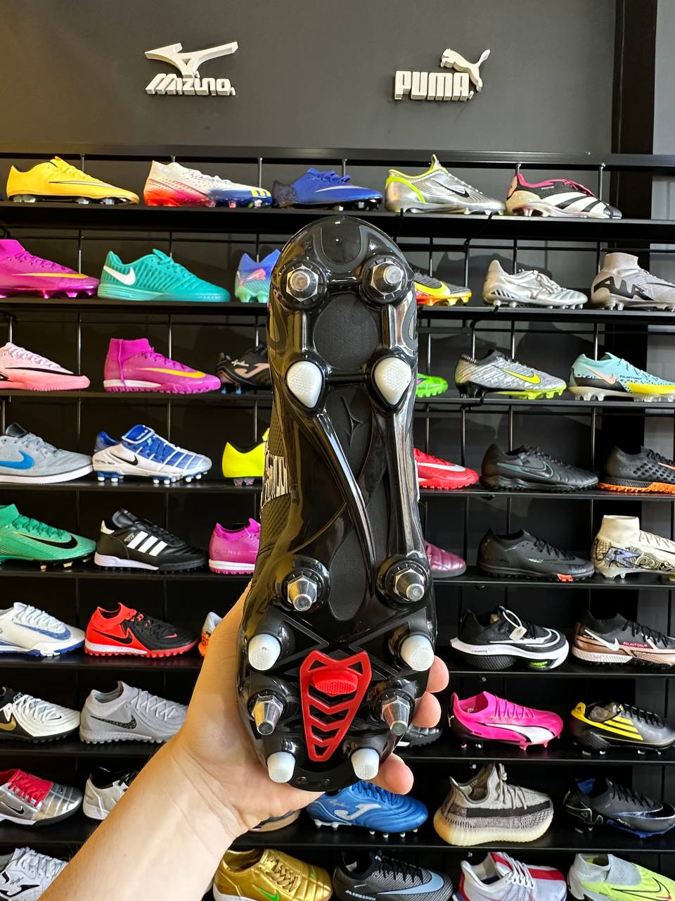 MIZUNO MORELIA SG + BRINDE (PRONTA ENTREGA)