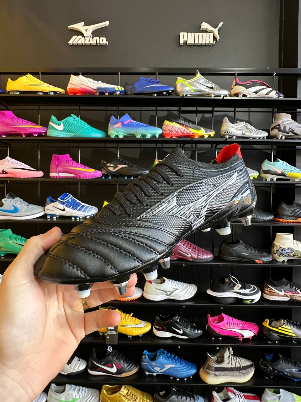 MIZUNO MORELIA SG + BRINDE (PRONTA ENTREGA)