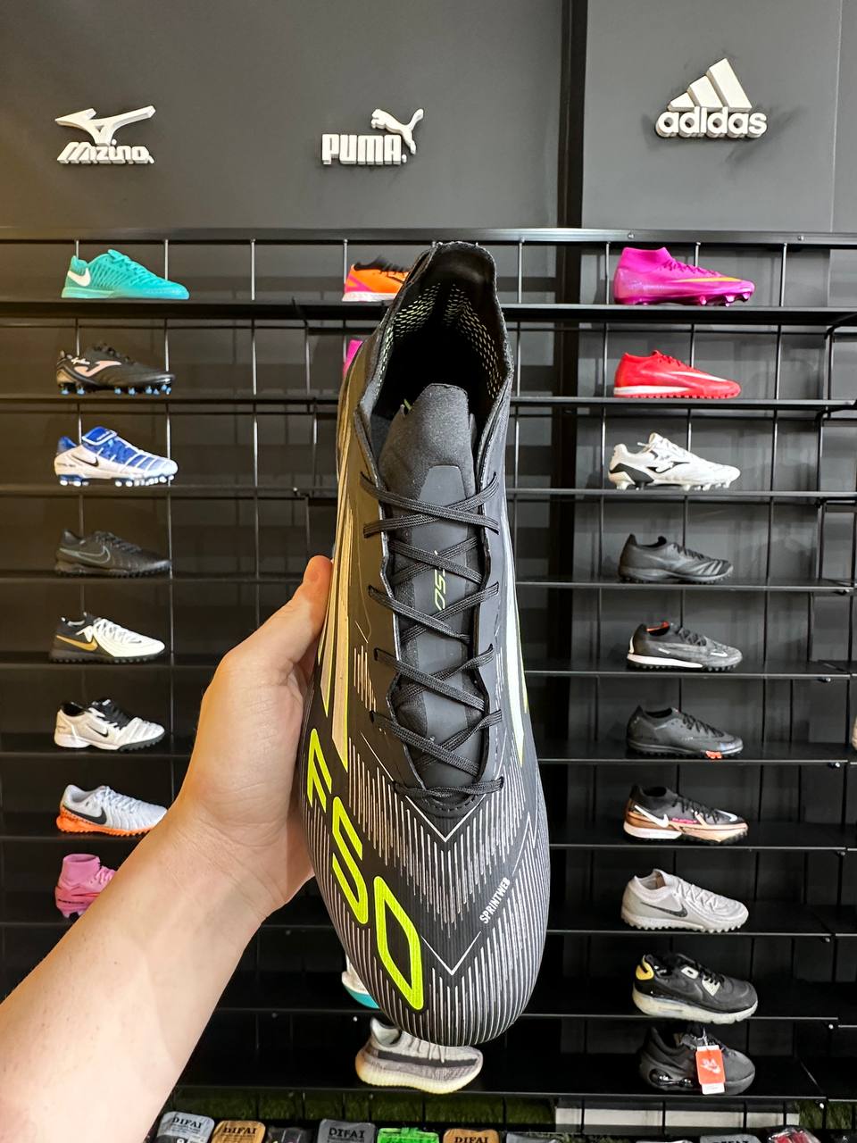 ADIDAS F50 SG + BRINDES (PRONTA ENTREGA)