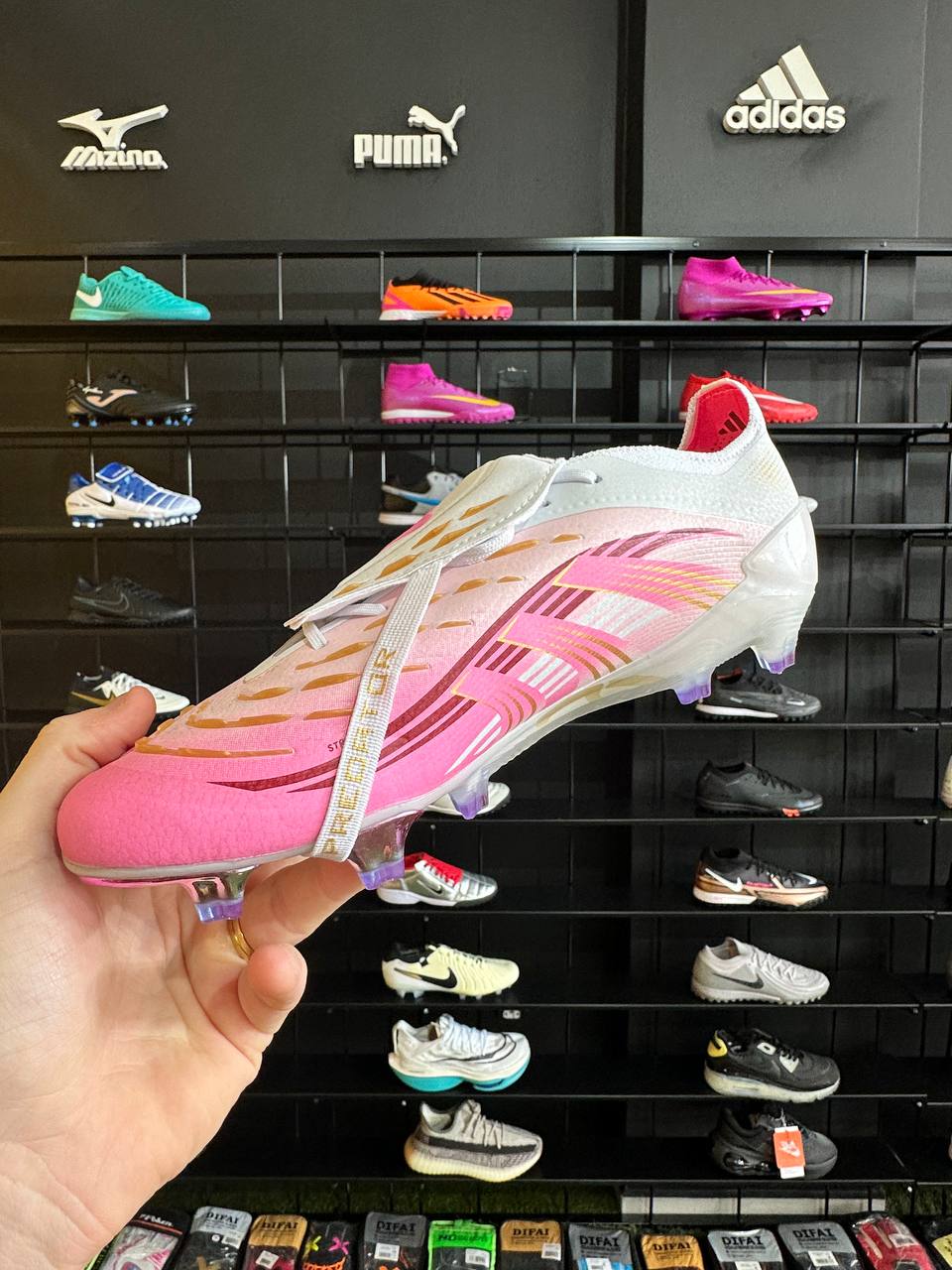 ADIDAS PREDATOR FG + BRINDES (PRONTA ENTREGA)