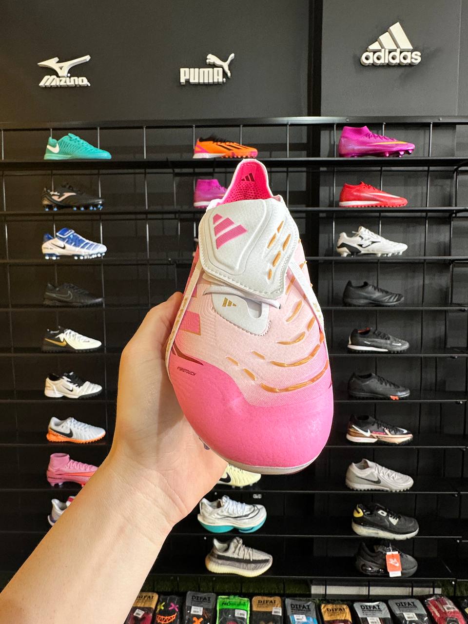 ADIDAS PREDATOR FG + BRINDES (PRONTA ENTREGA)