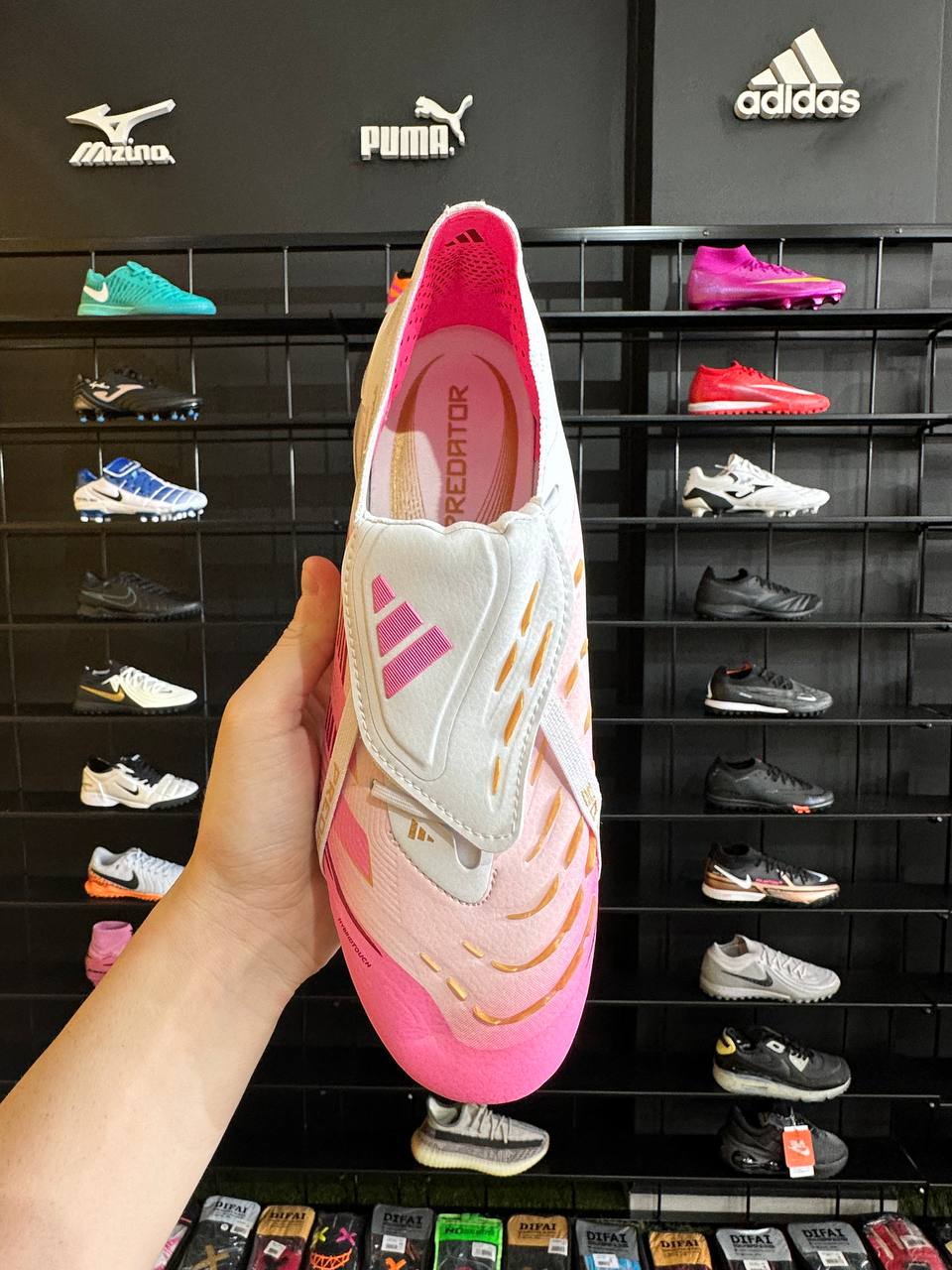 ADIDAS PREDATOR FG + BRINDES (PRONTA ENTREGA)