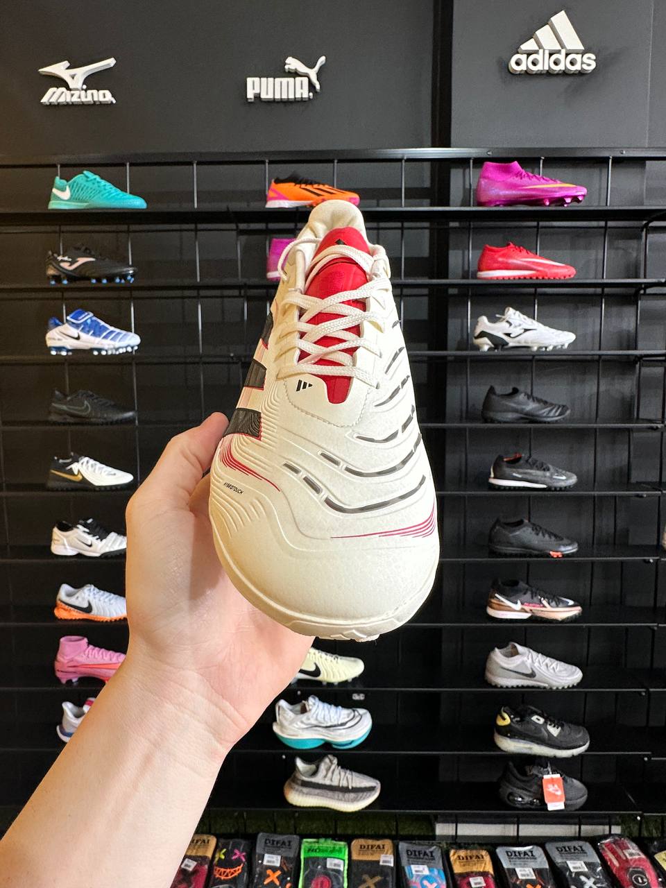 ADIDAS PREDATOR TF + BRINDE (PRONTA ENTREGA)