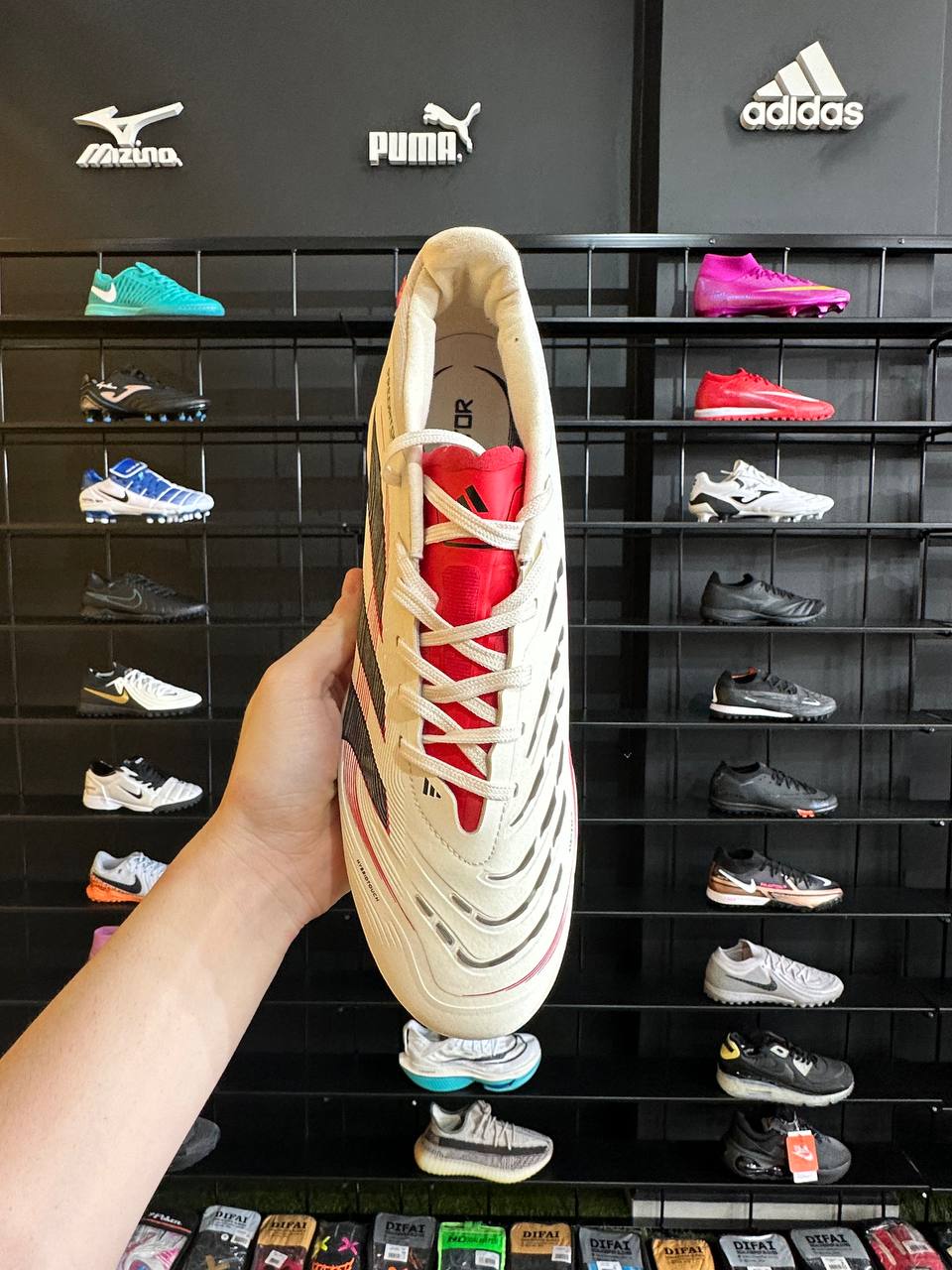 ADIDAS PREDATOR TF + BRINDE (PRONTA ENTREGA)