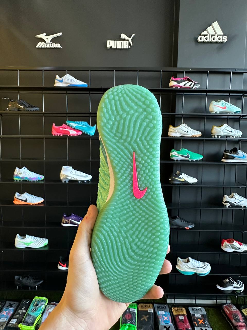 NIKE PHANTOM LUNA ELITE IC + BRINDES (PRONTA ENTREGA)
