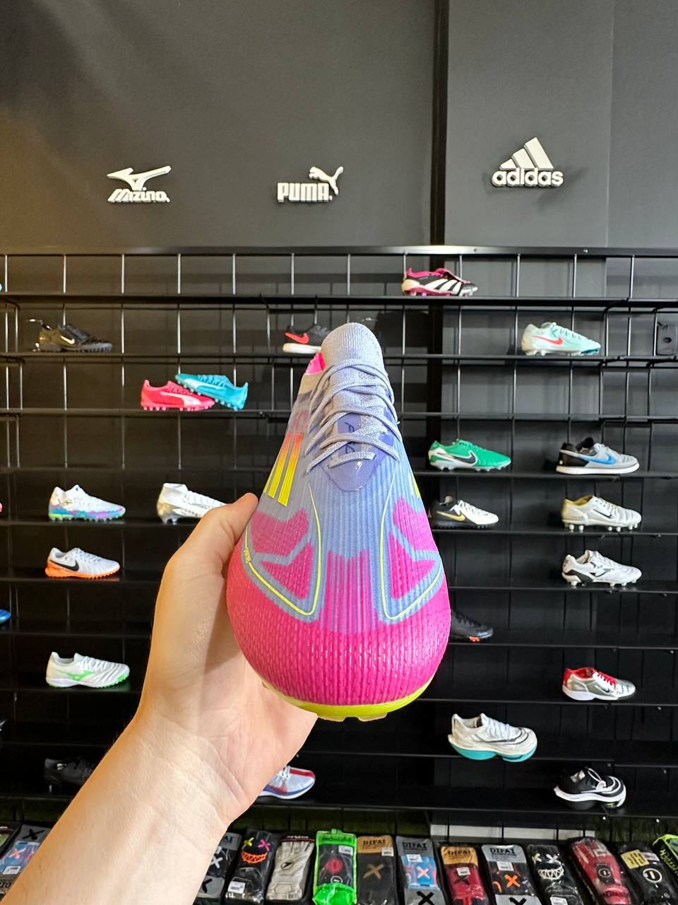 ADIDAS F50 FG + BRINDES (PRONTA ENTREGA)