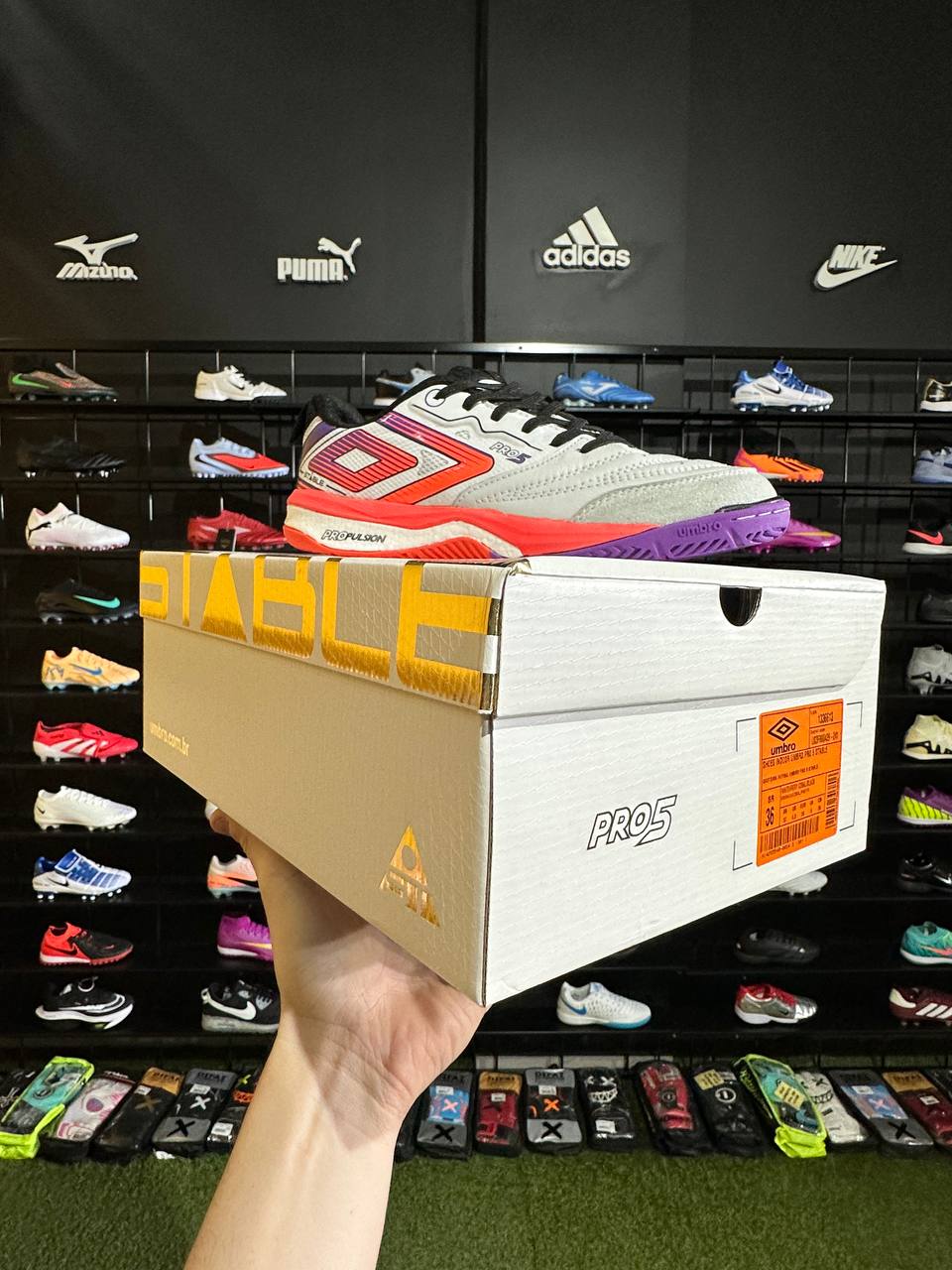 UMBRO PRO 5 STABLE + BRINDE (PRONTA ENTREGA)