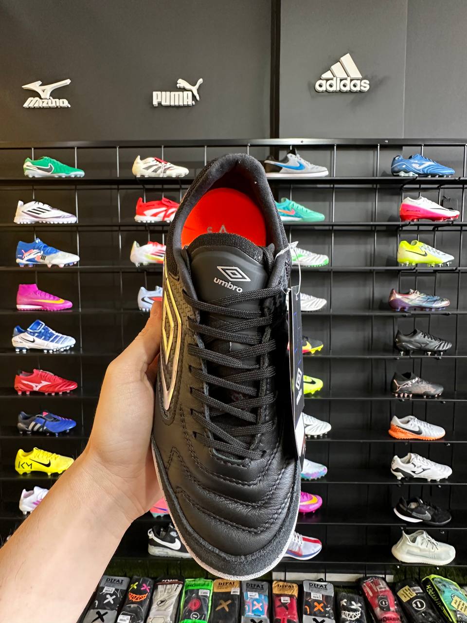 UMBRO ADAMANT MASTER CLASS PRO + BRINDE (PRONTA ENTREGA)