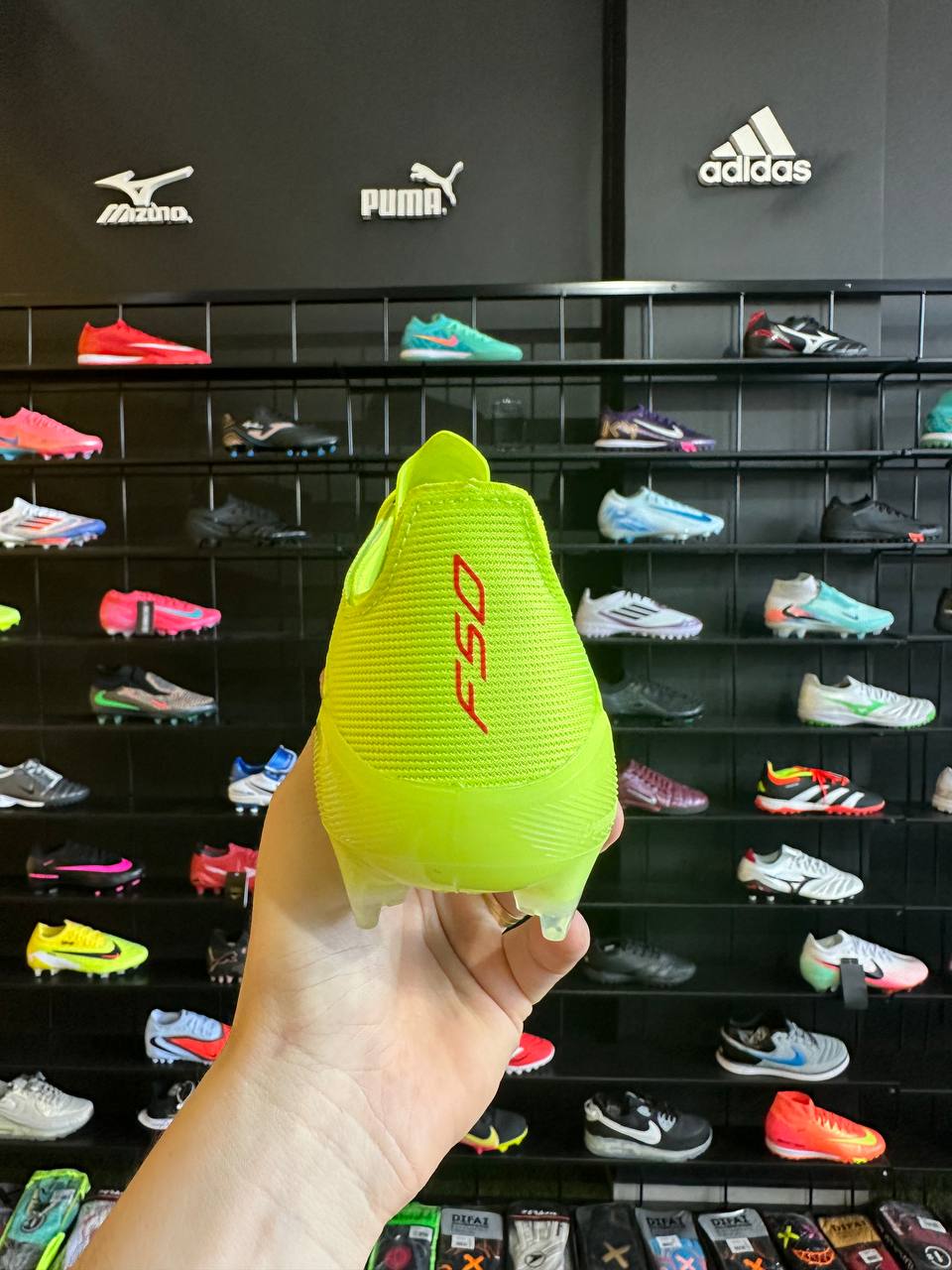 ADIDAS F50 FG + BRINDES (PRONTA ENTREGA)