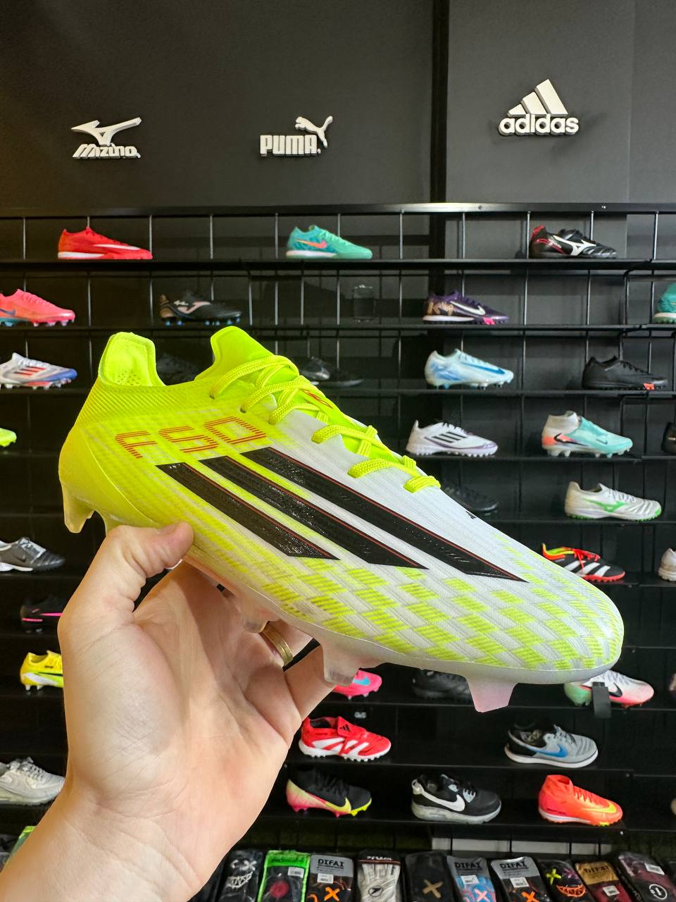 ADIDAS F50 FG + BRINDES (PRONTA ENTREGA)
