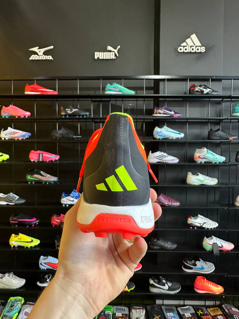 ADIDAS PREDATOR TF + BRINDES (PRONTA ENTREGA)