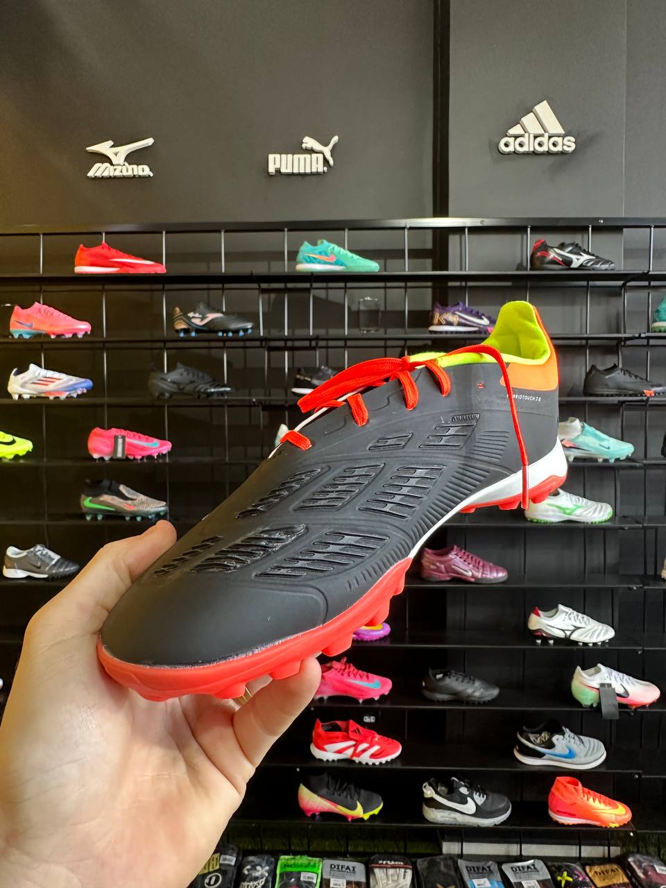 ADIDAS PREDATOR TF + BRINDES (PRONTA ENTREGA)