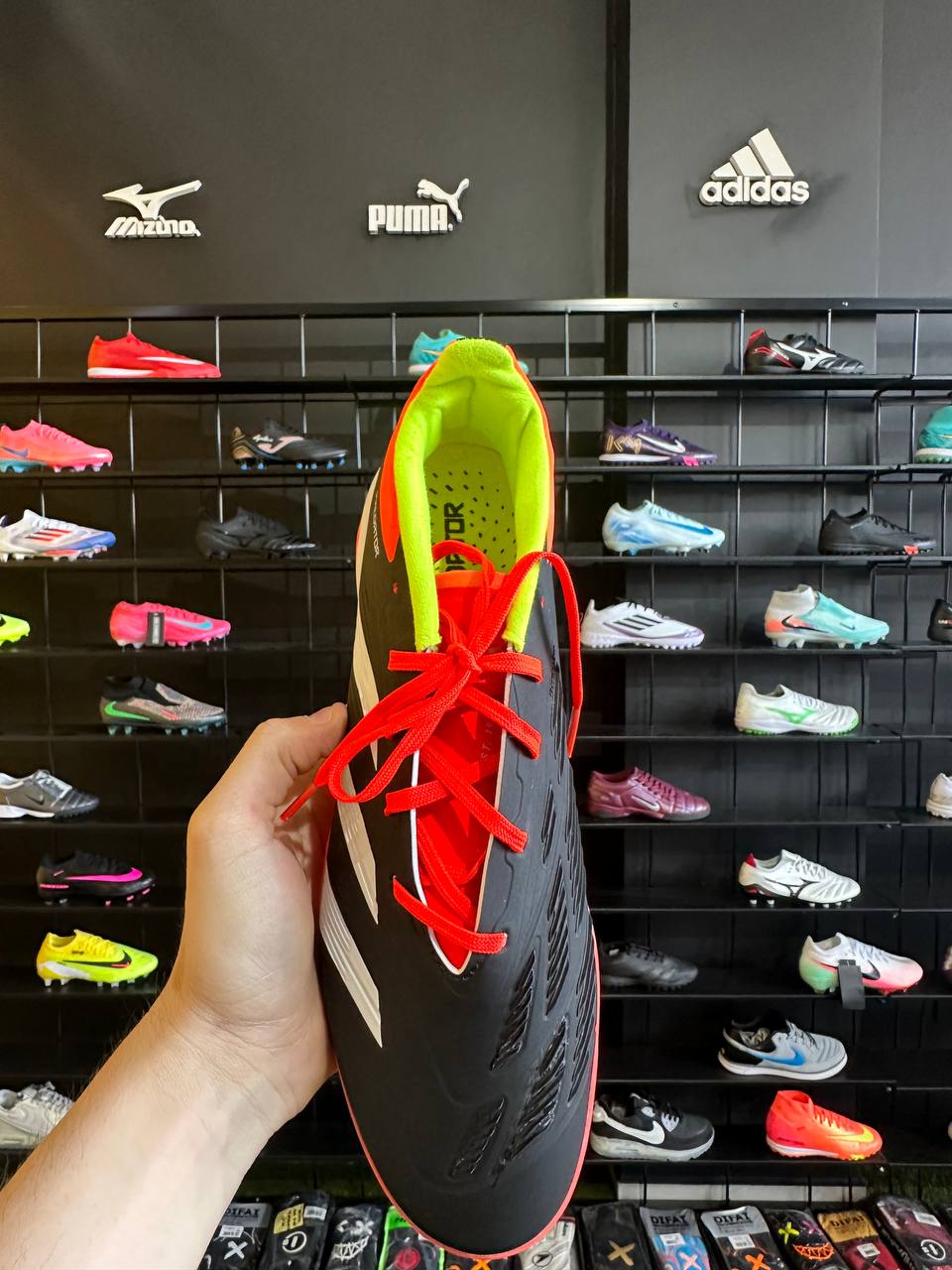 ADIDAS PREDATOR TF + BRINDES (PRONTA ENTREGA)