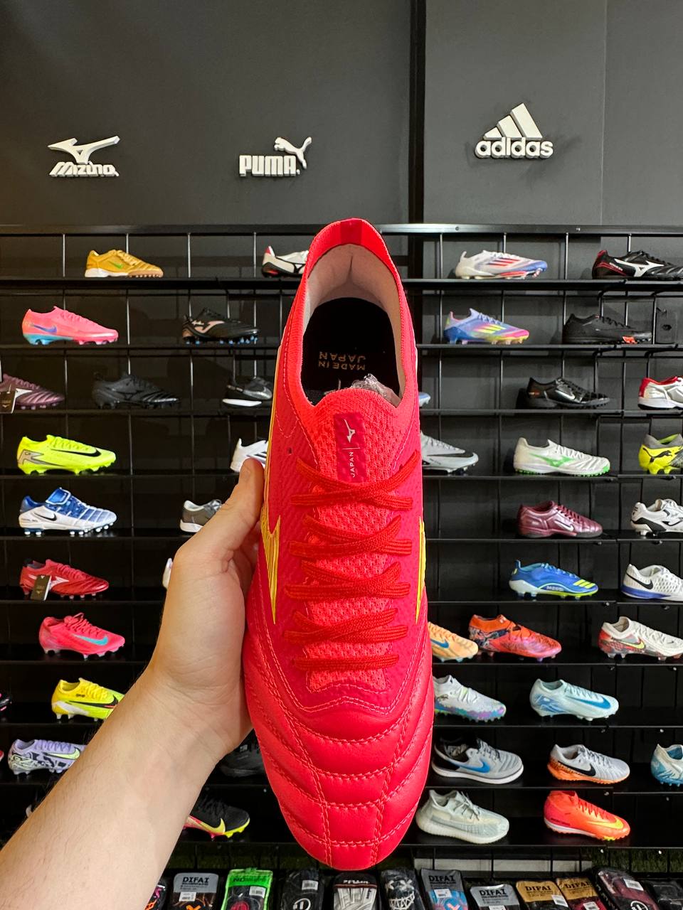 MIZUNO MORELIA SG + BRINDE (PRONTA ENTREGA)