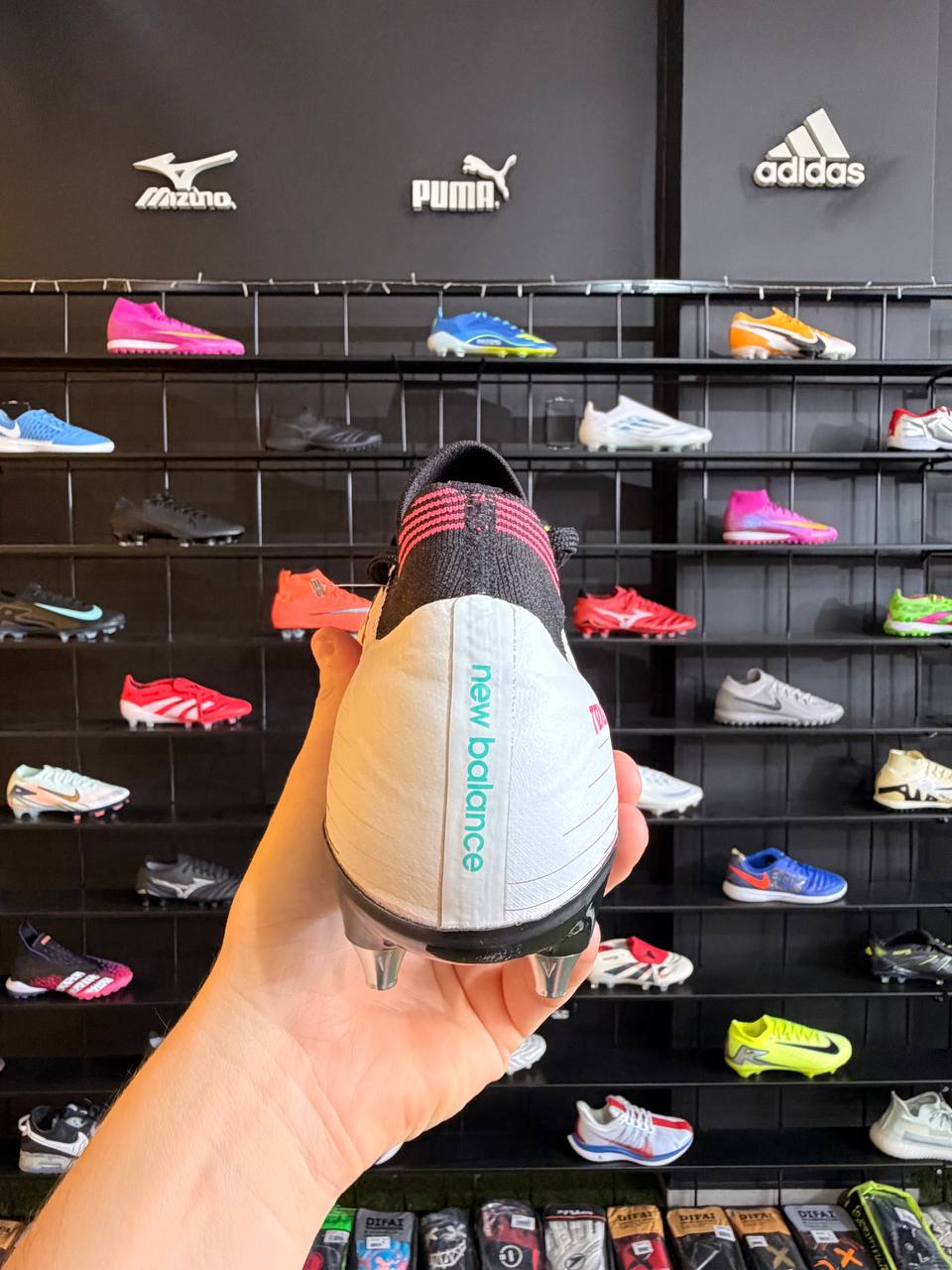 NEW BALANCE TEKELA PROFISSIONAL SG + BRINDE (PRONTA ENTREGA)