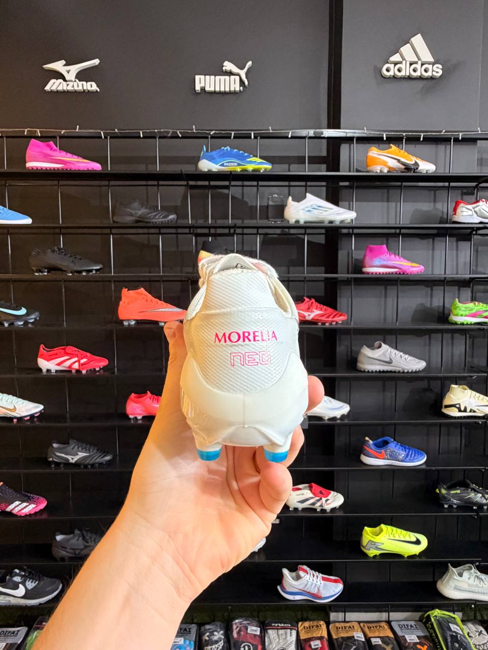 MIZUNO MORELIA FG + BRINDE (PRONTA ENTREGA)