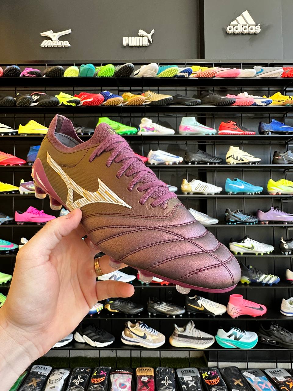MIZUNO MORELIA FG + BRINDES (PRONTA ENTREGA)
