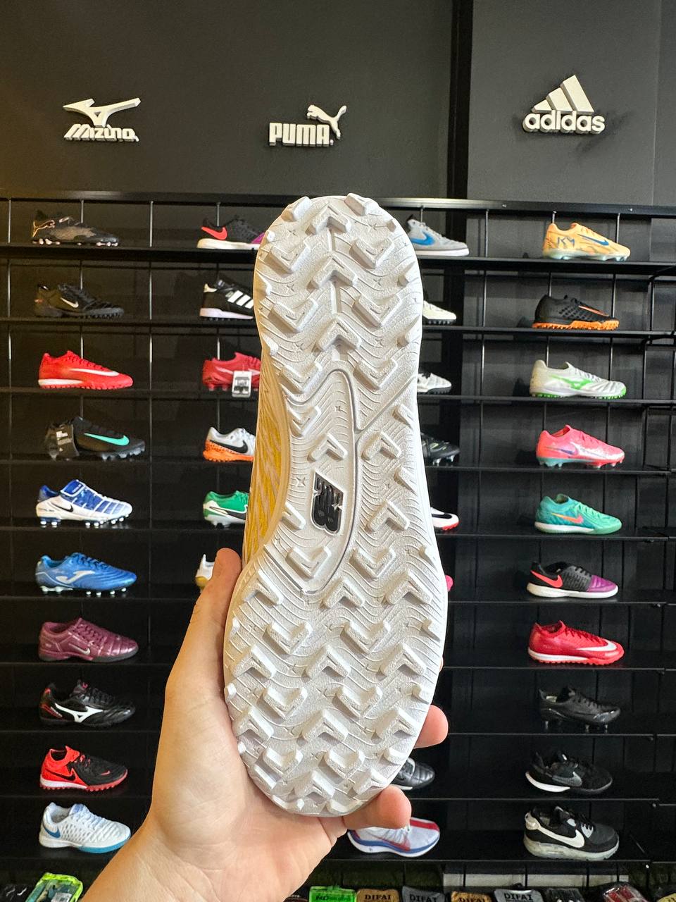 NEW BALANCE FURON TF + BRINDES (PRONTA ENTREGA)