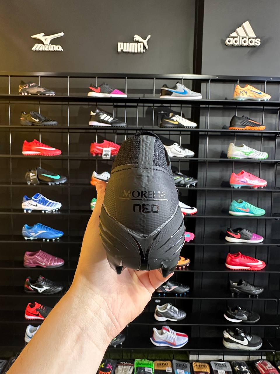 MIZUNO MORELIA FG + BRINDE (PRONTA ENTREGA)