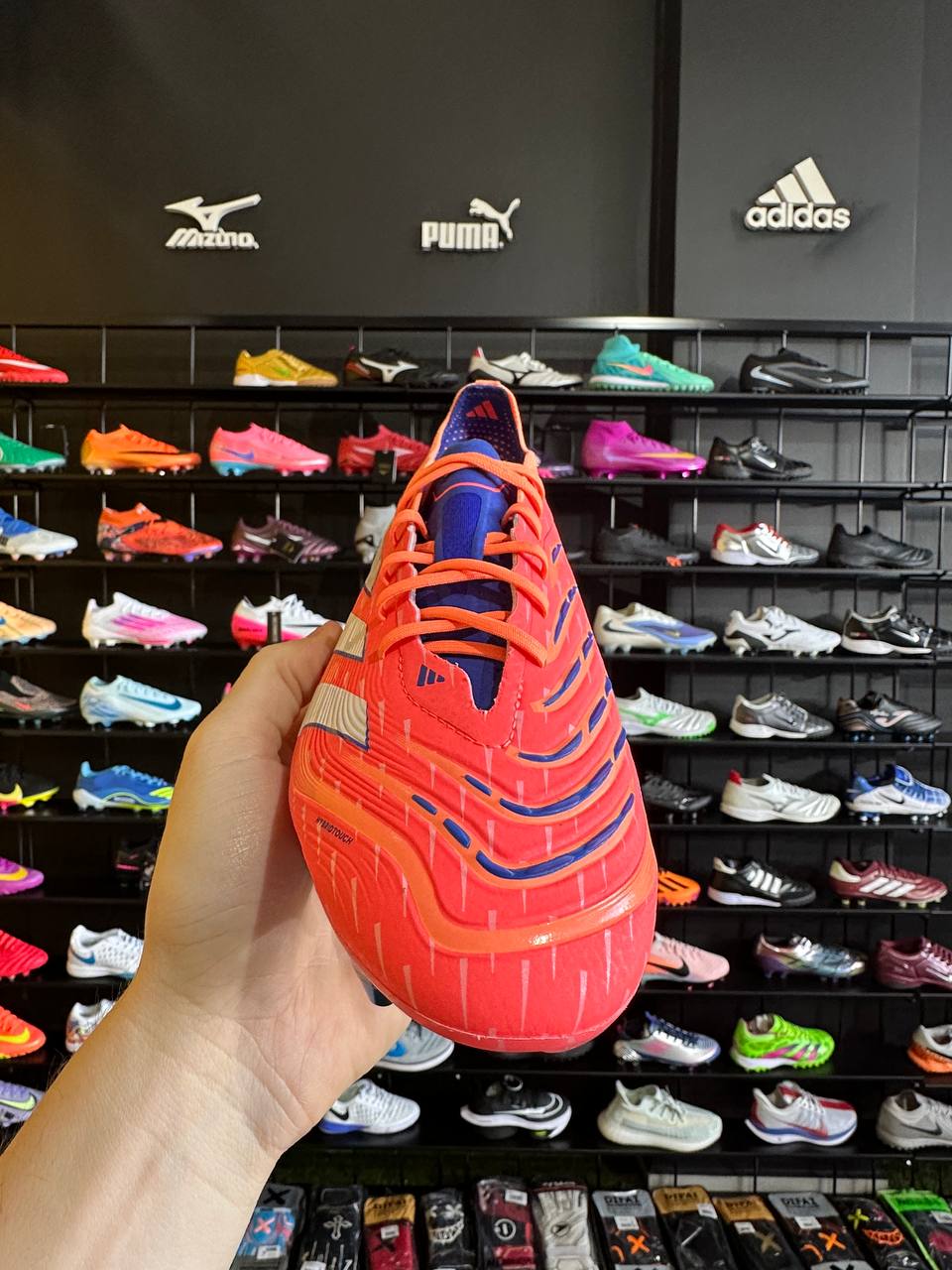 ADIDAS PREDATOR SG PROFISSIONAL + BRINDES (PRONTA ENTREGA)