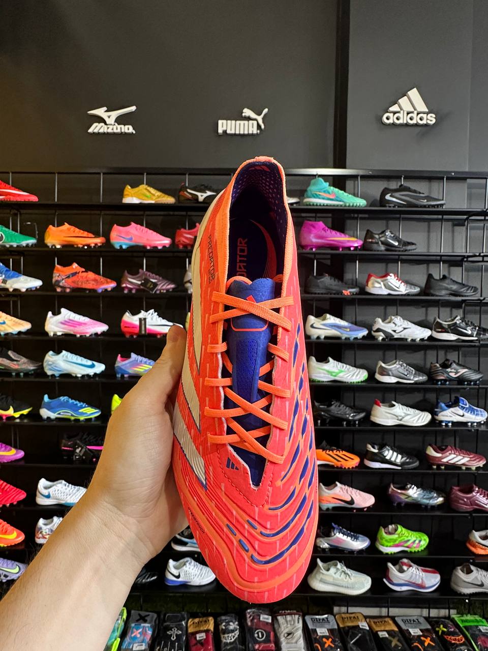 ADIDAS PREDATOR SG PROFISSIONAL + BRINDES (PRONTA ENTREGA)