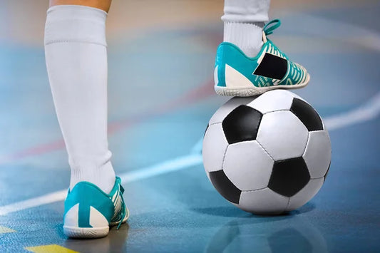 Domine a Quadra: As Chuteiras de Futsal que São a Escolha dos Craques - Raposa Outlet