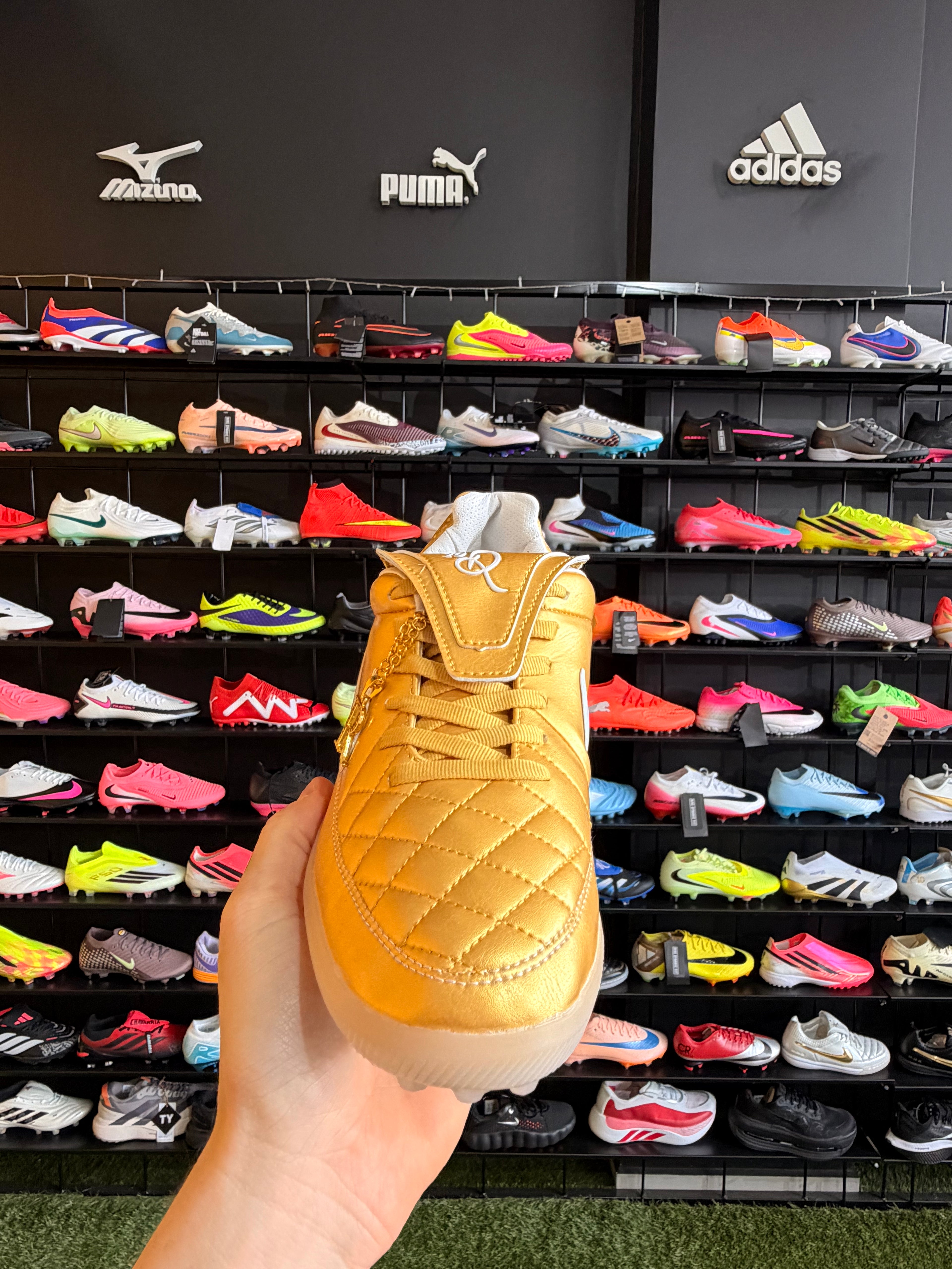 NIKE TIEMPO R10 (TF) + BRINDE PRONTA ENTREGA