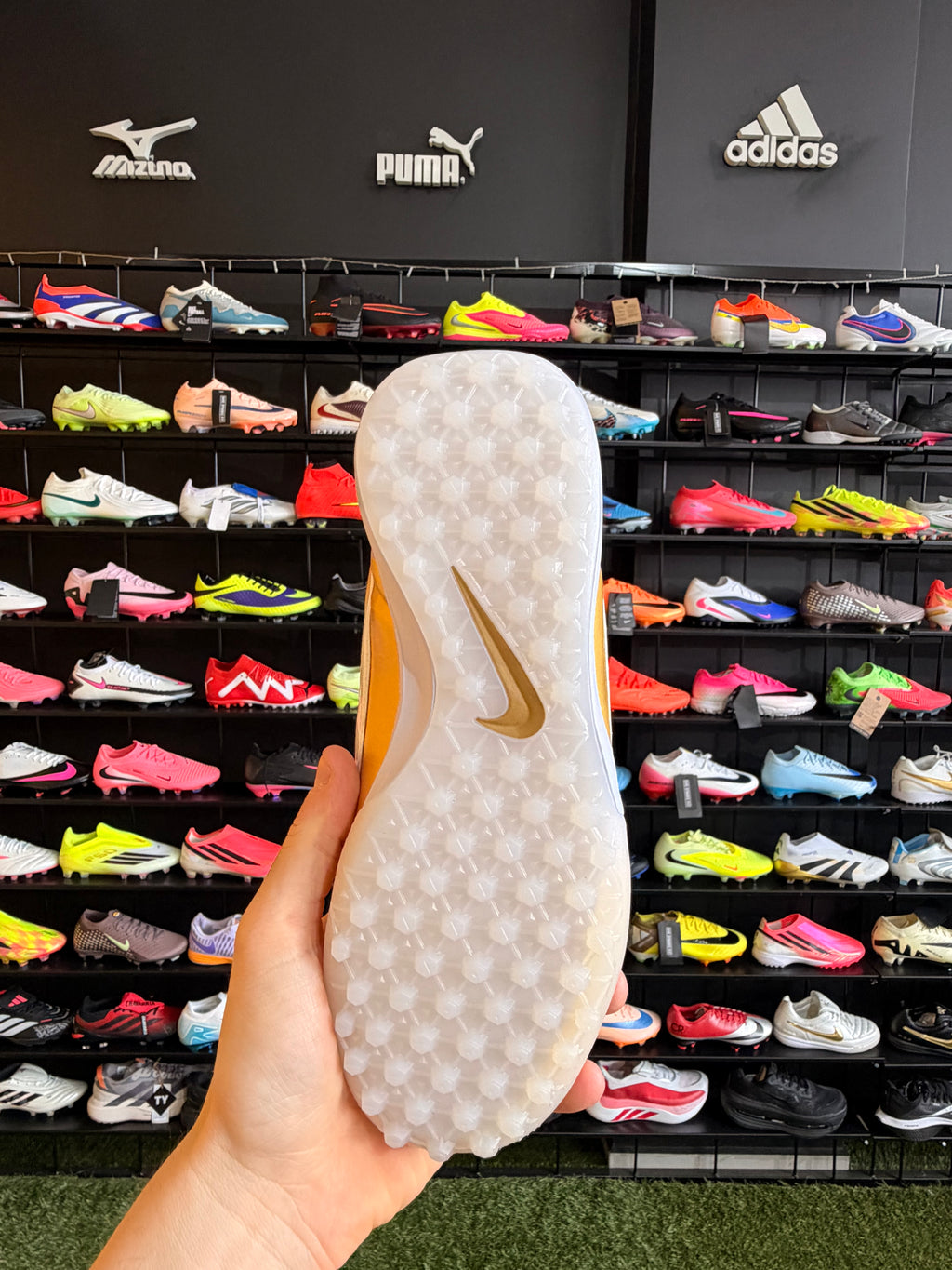 NIKE TIEMPO R10 (TF) + BRINDE PRONTA ENTREGA