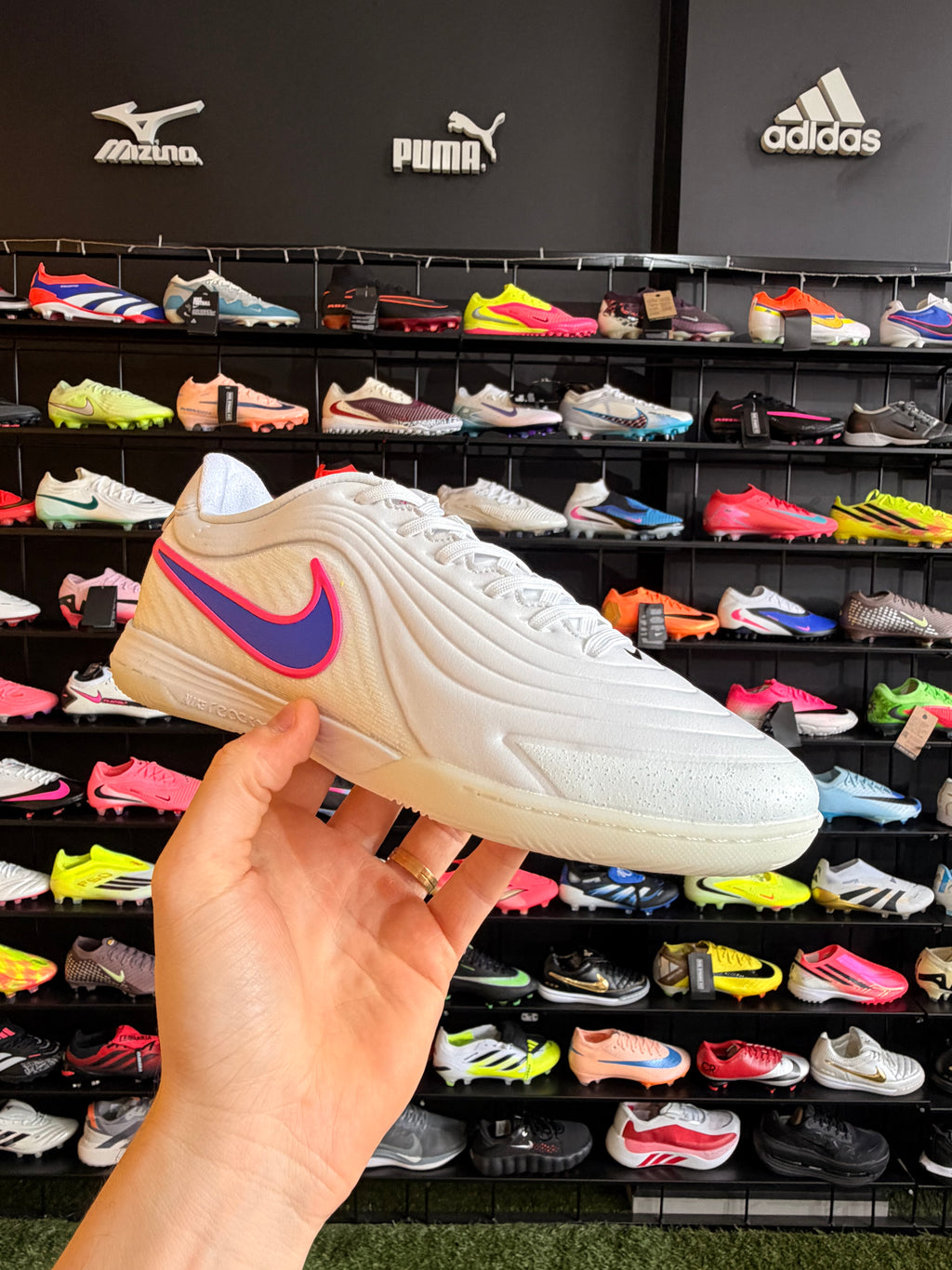 NIKE TIEMPO REACT GATO (IC) + BRINDE PRONTA ENTREGA