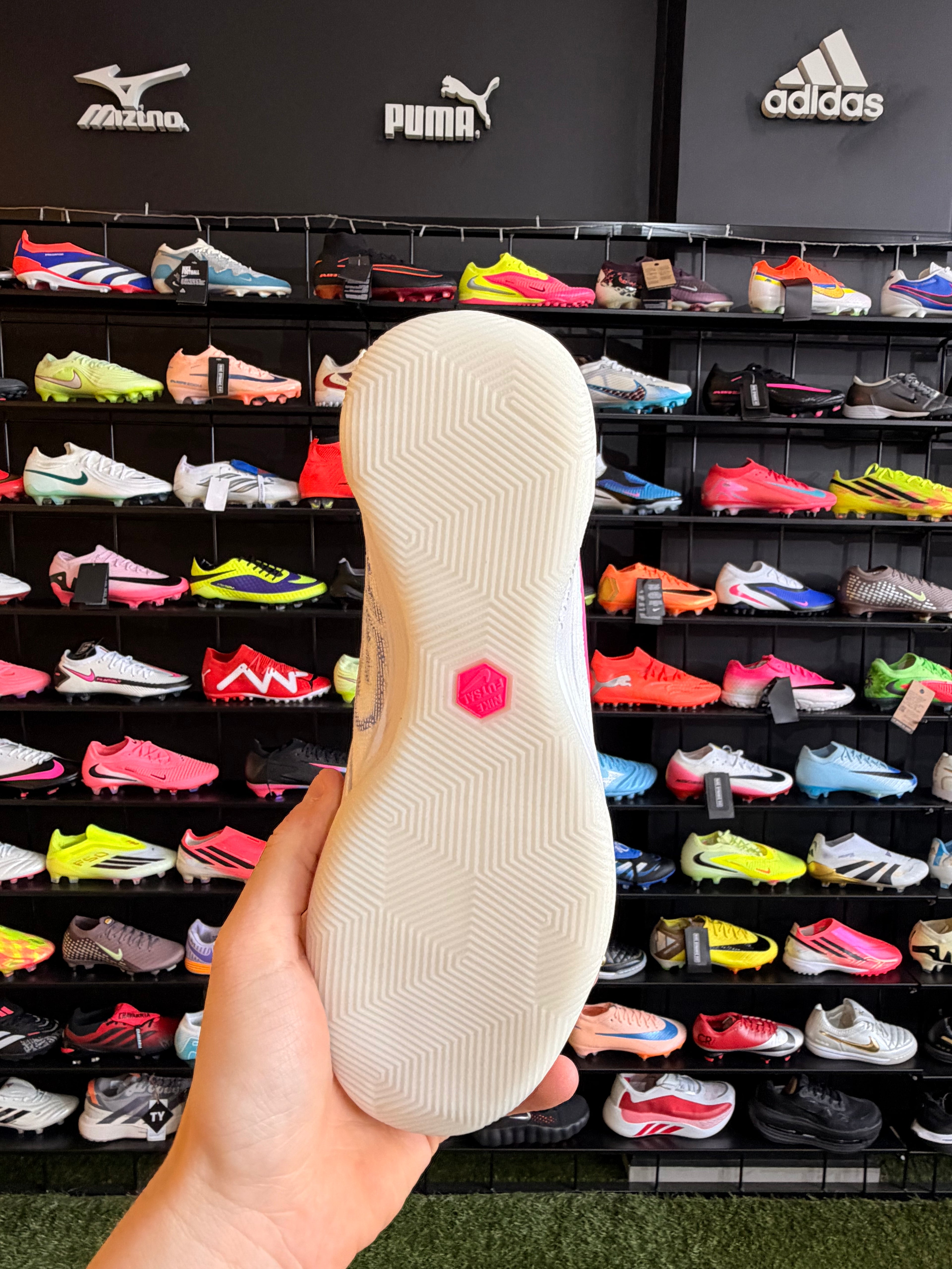 NIKE TIEMPO REACT GATO (IC) + BRINDE PRONTA ENTREGA