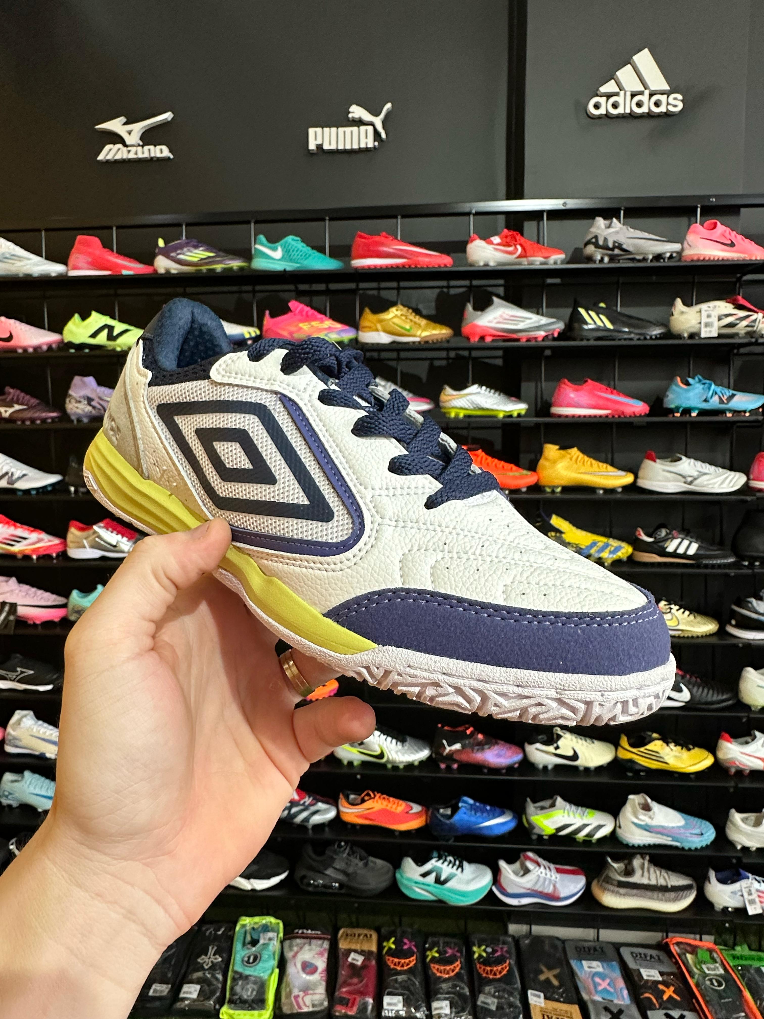 UMBRO PRO CHALLENGE UPTAKE PRONTA ENTREGA