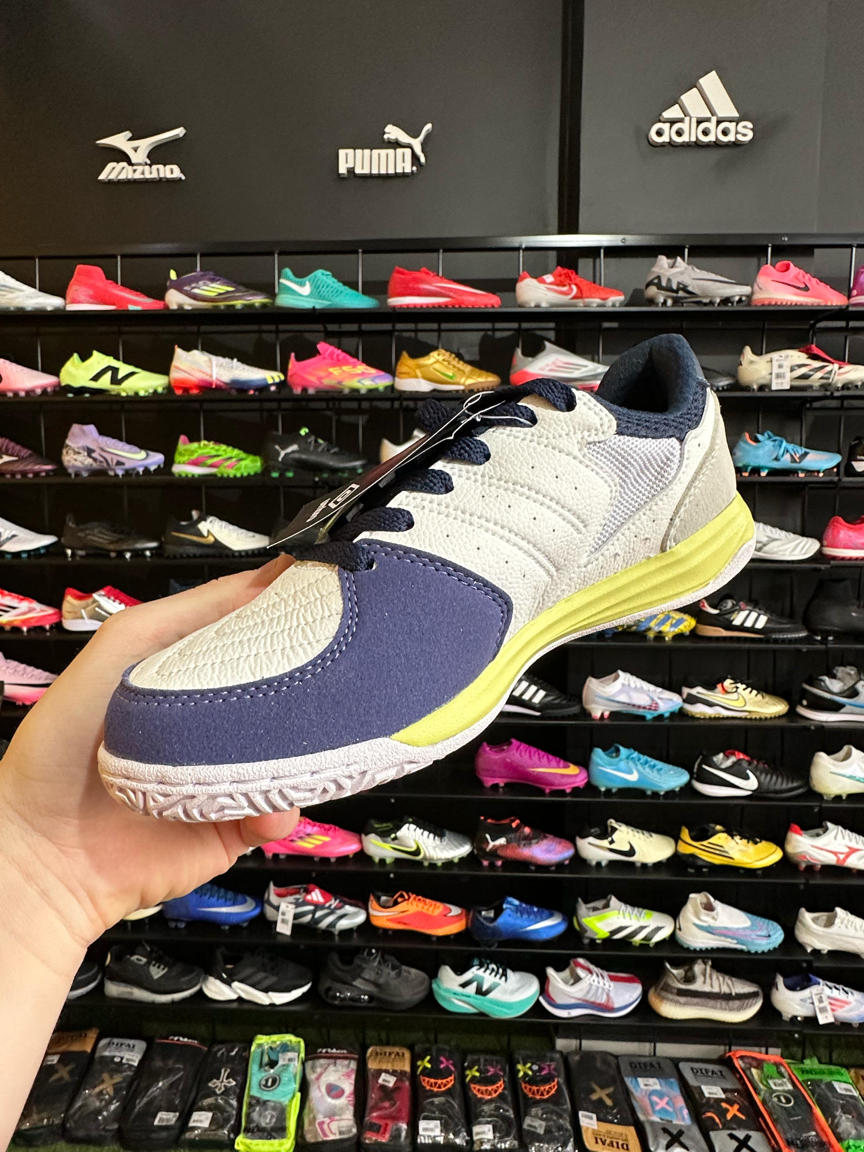 UMBRO PRO CHALLENGE UPTAKE PRONTA ENTREGA