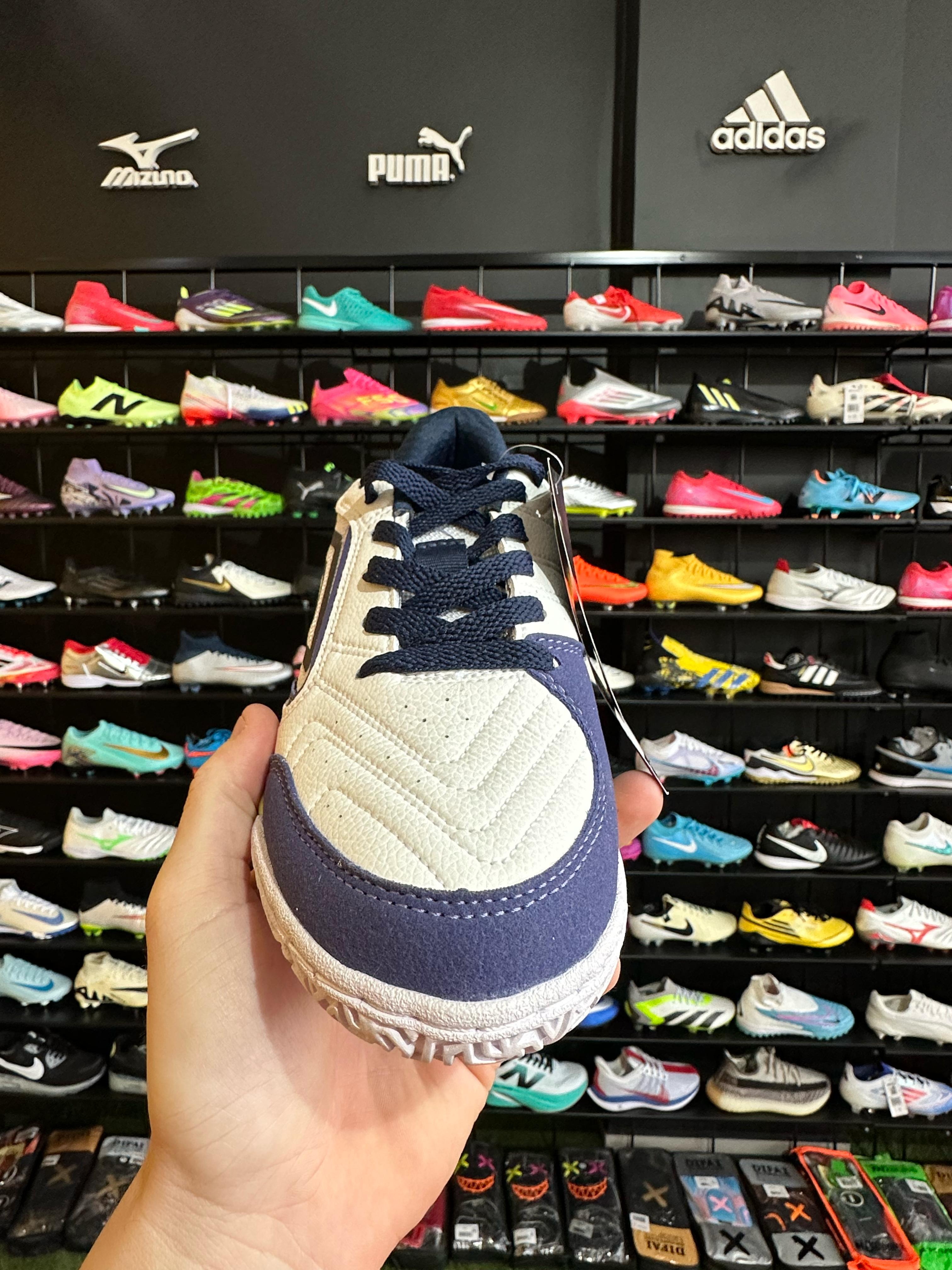 UMBRO PRO CHALLENGE UPTAKE PRONTA ENTREGA