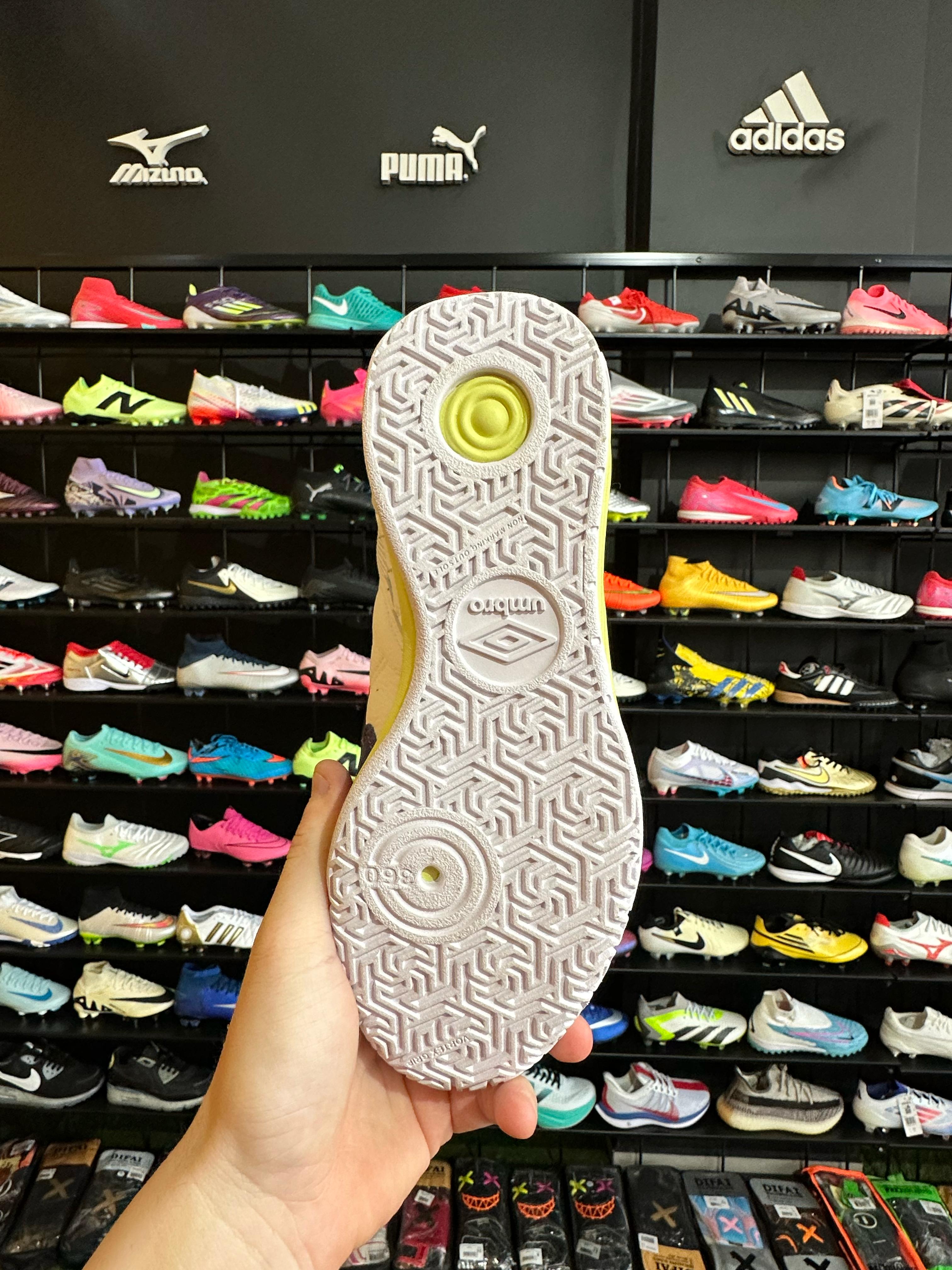 UMBRO PRO CHALLENGE UPTAKE PRONTA ENTREGA