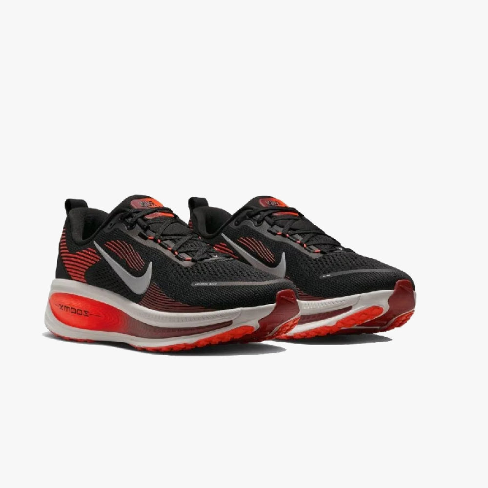 TÊNIS NIKE VOMERO 18