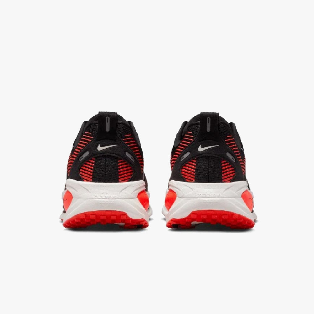 TÊNIS NIKE VOMERO 18