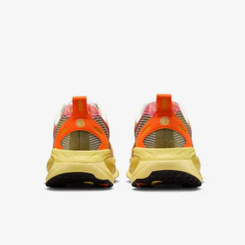 TÊNIS NIKE VOMERO 18