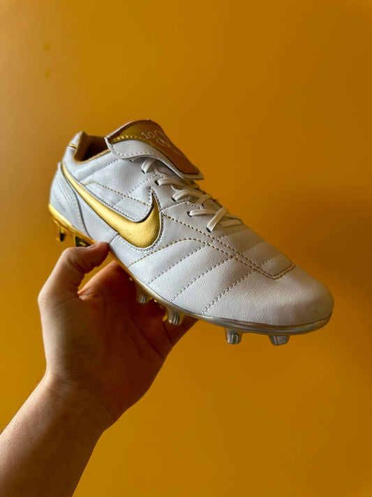 NIKE TIEMPO R10 FG + BRINDE (PRONTA ENTREGA)