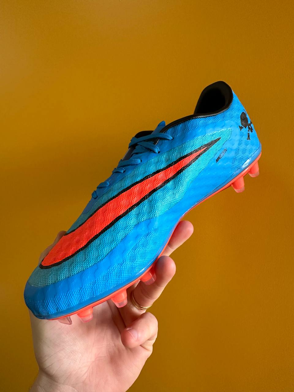 NIKE HYPERVENOM FG + BRINDE (PRONTA ENTREGA)