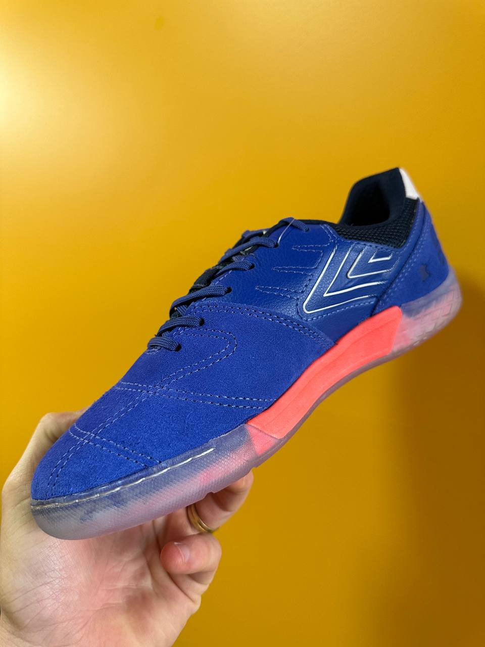 UMBRO PRO CHALLENGE + BRINDES (PRONTA ENTREGA)